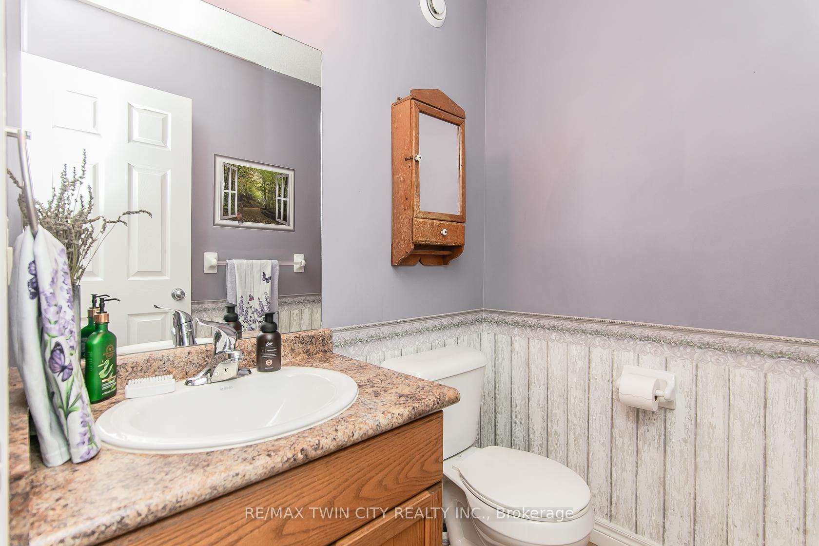 Photo 19 of 107 Upper Mercer Street, Kitchener, Grand River South — HOMEH