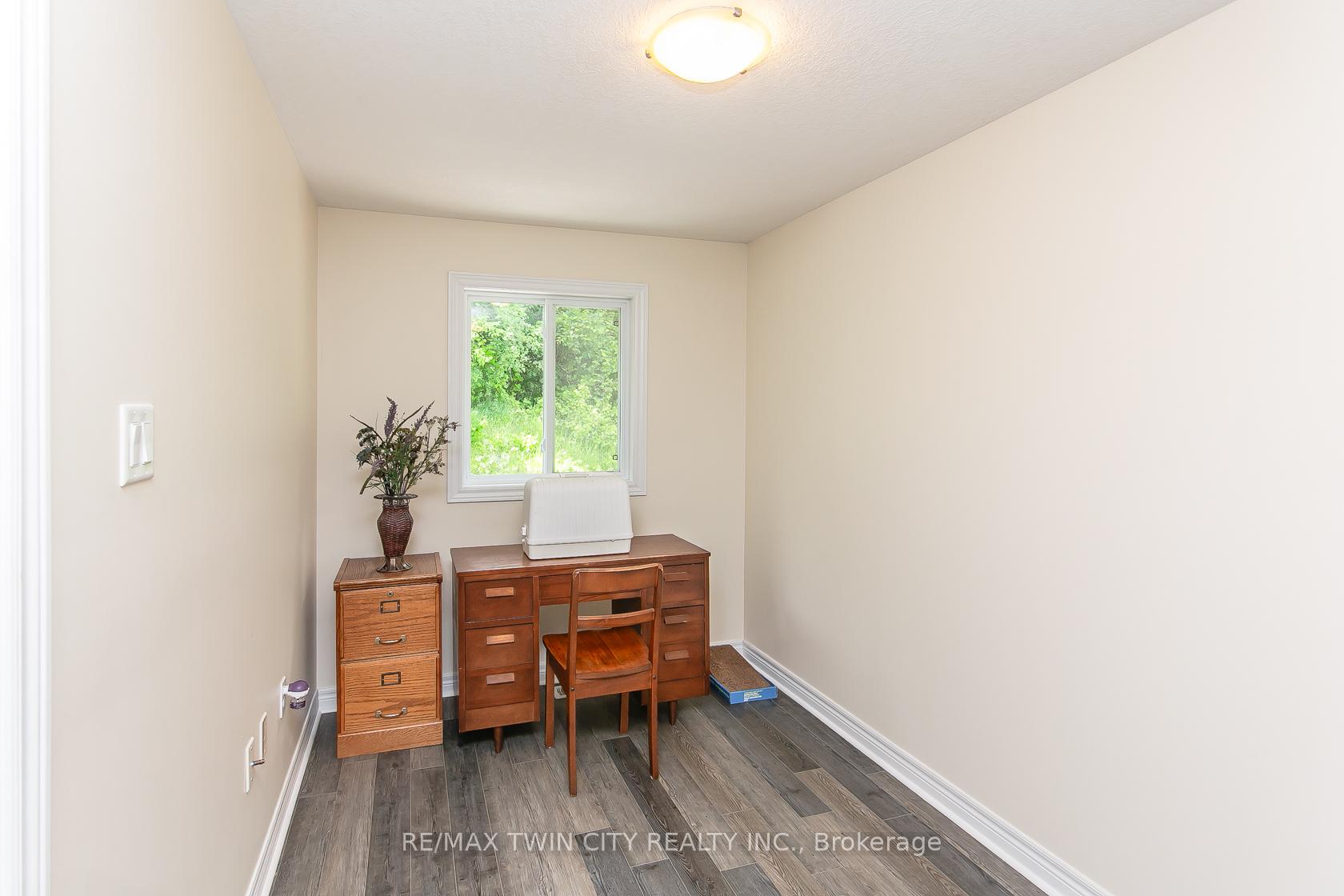 Photo 21 of 107 Upper Mercer Street, Kitchener, Grand River South — HOMEH