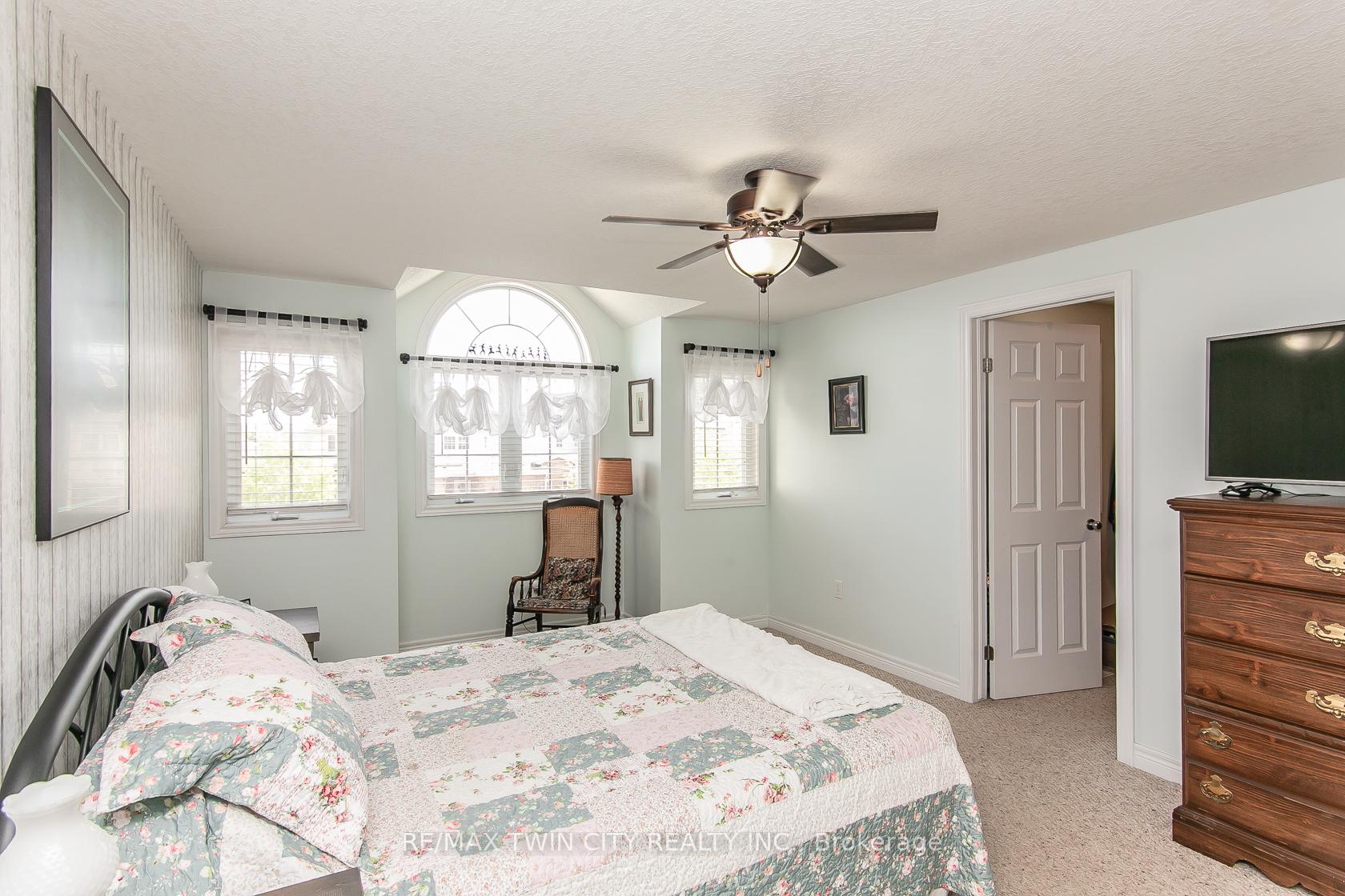 Photo 22 of 107 Upper Mercer Street, Kitchener, Grand River South — HOMEH