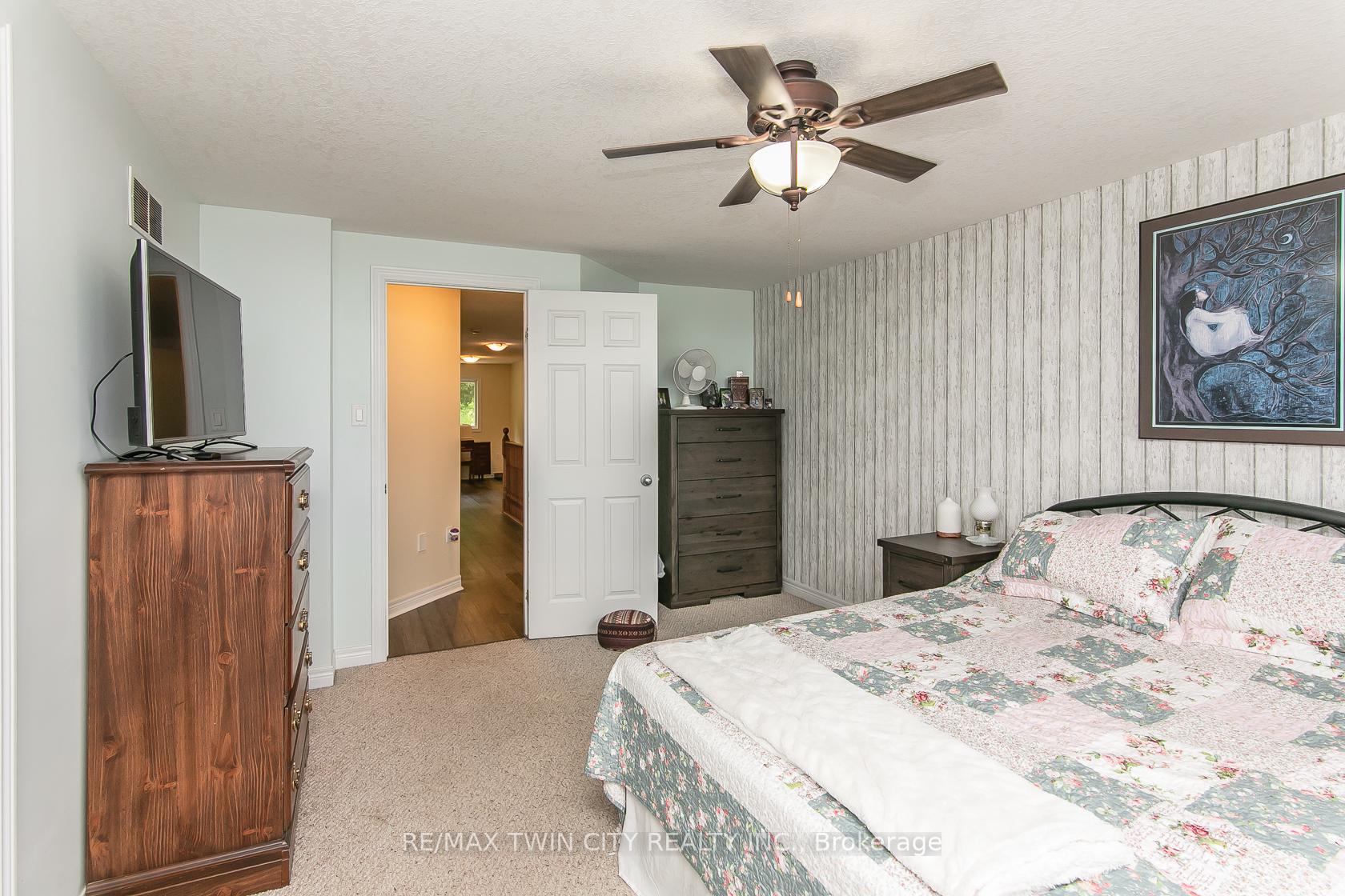 Photo 24 of 107 Upper Mercer Street, Kitchener, Grand River South — HOMEH