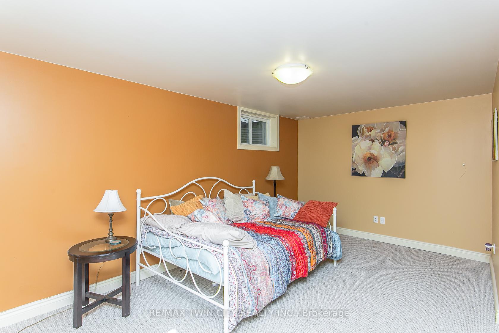 Photo 34 of 107 Upper Mercer Street, Kitchener, Grand River South — HOMEH