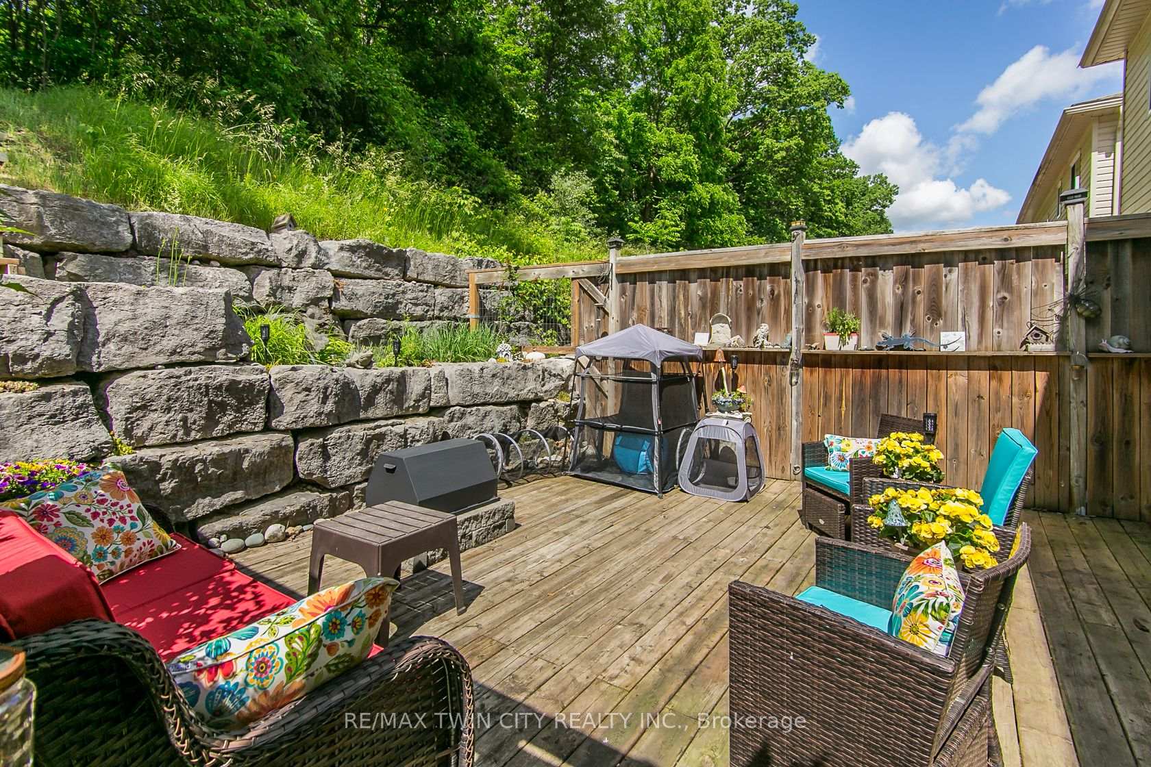 Photo 39 of 107 Upper Mercer Street, Kitchener, Grand River South — HOMEH
