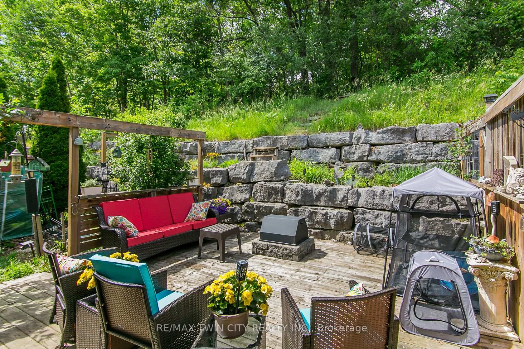 Photo 40 of 107 Upper Mercer Street, Kitchener, Grand River South — HOMEH