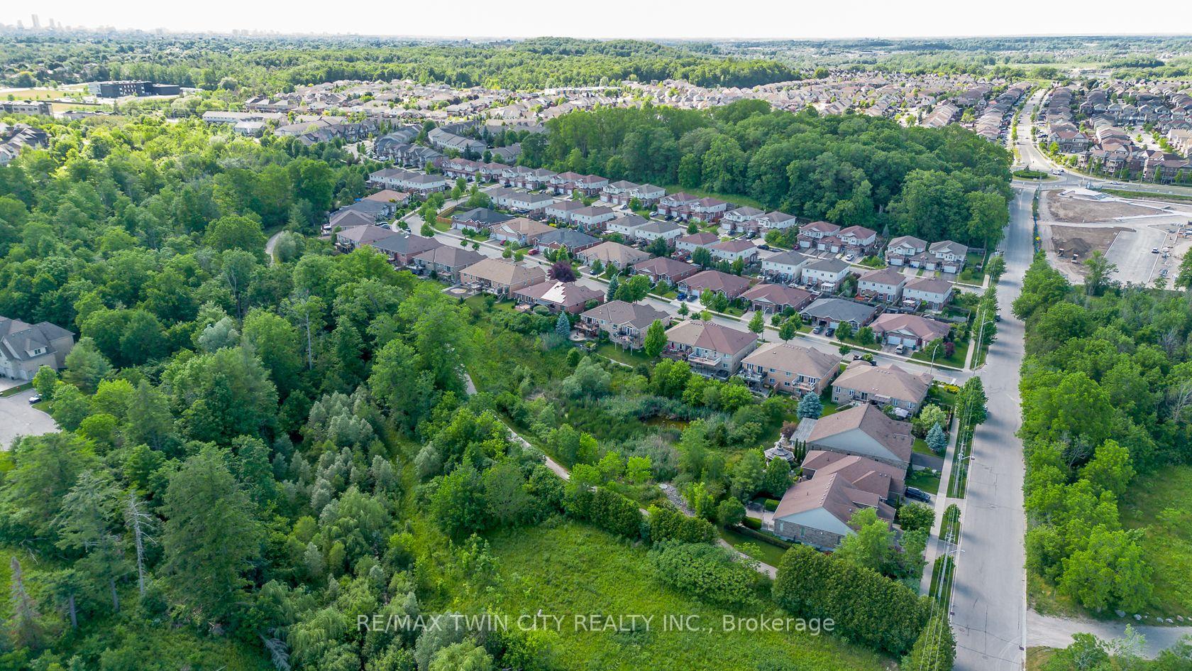 Photo 45 of 107 Upper Mercer Street, Kitchener, Grand River South — HOMEH