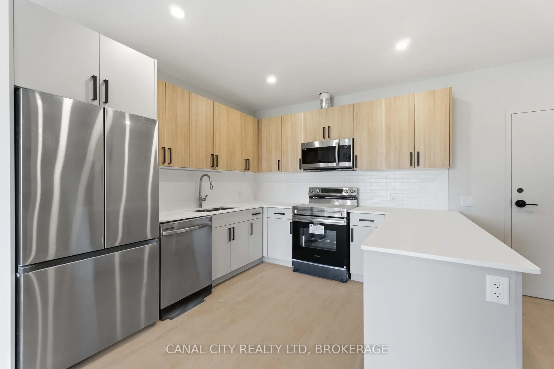 Photo 41 of Unit 407, 8 Hutt Lane, Thorold, Thorold Downtown — HOMEH