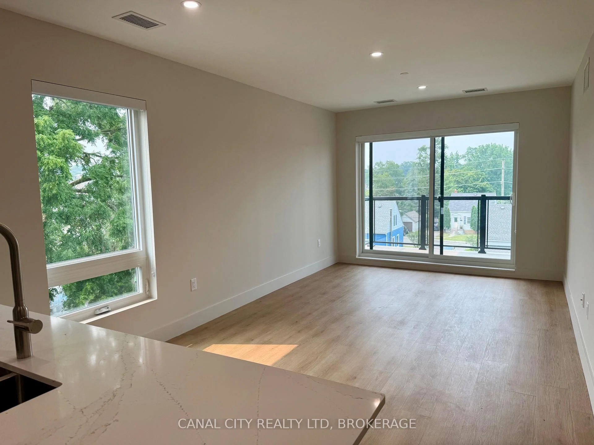 Photo 6 of Unit 407, 8 Hutt Lane, Thorold, Thorold Downtown — HOMEH