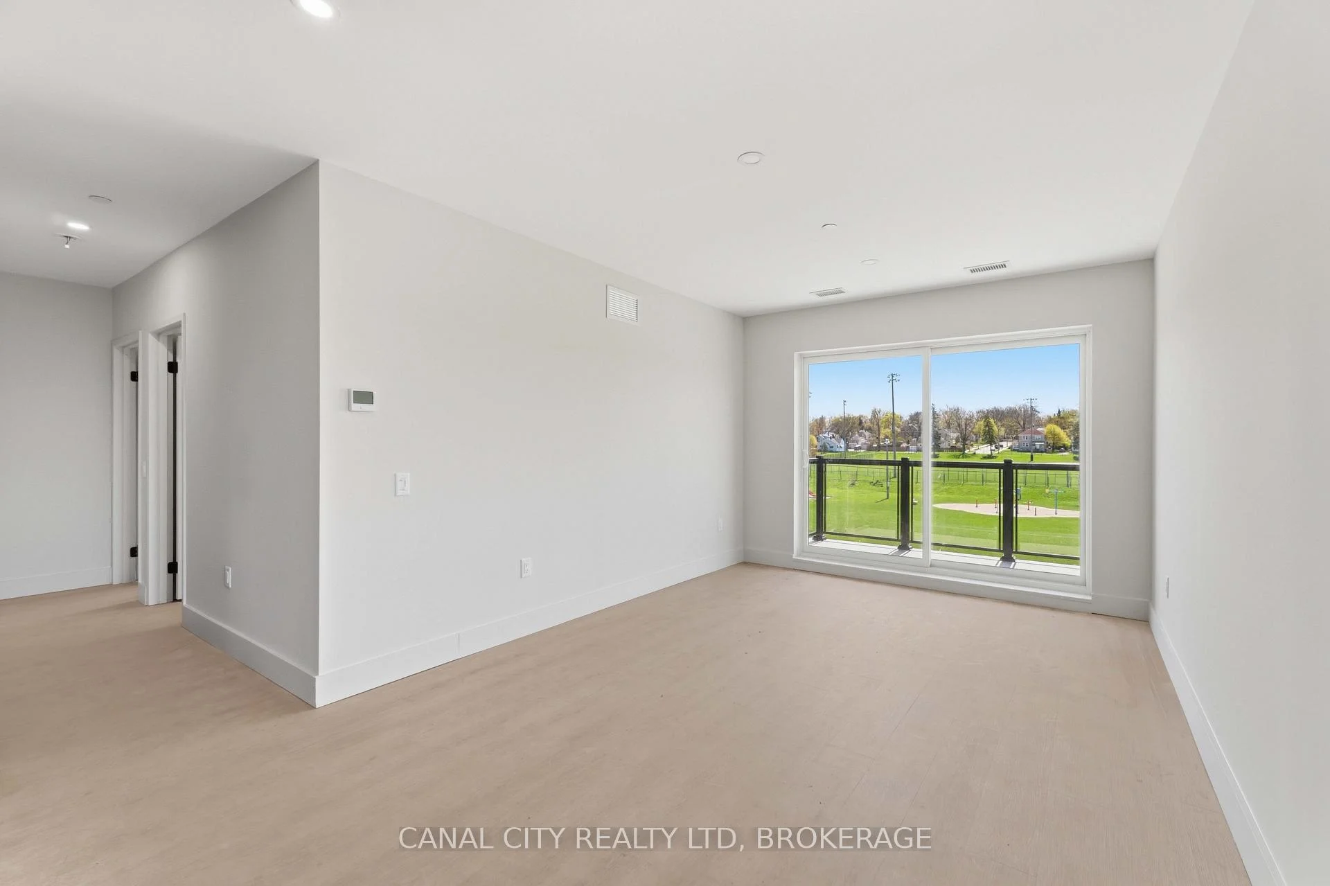 Photo 51 of Unit 407, 8 Hutt Lane, Thorold, Thorold Downtown — HOMEH