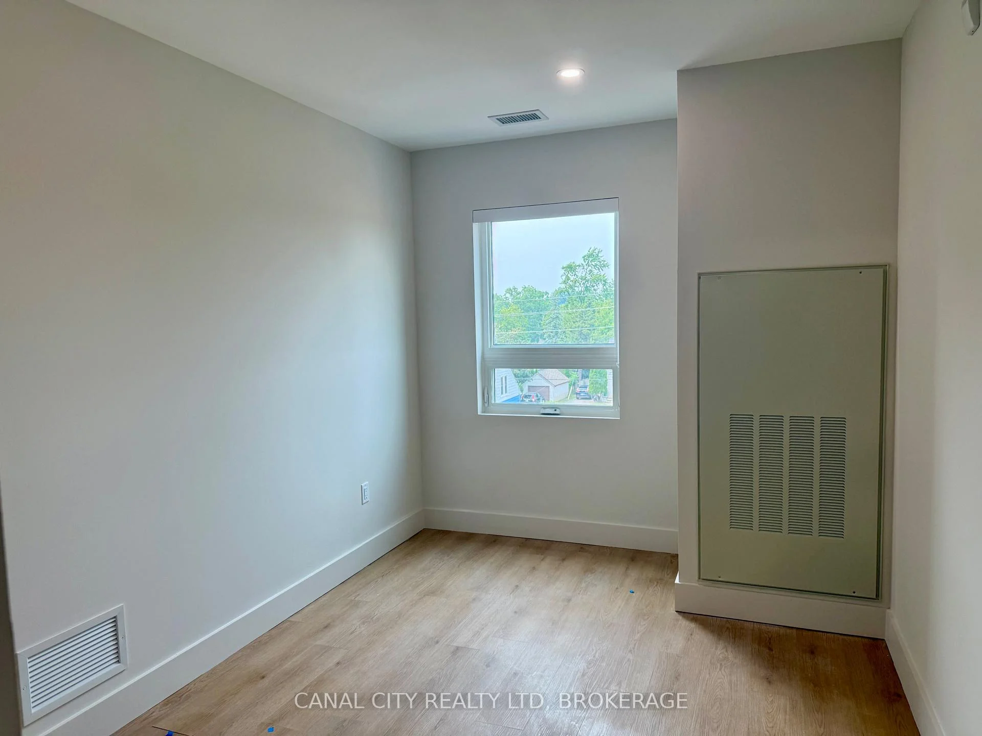 Photo 8 of Unit 407, 8 Hutt Lane, Thorold, Thorold Downtown — HOMEH