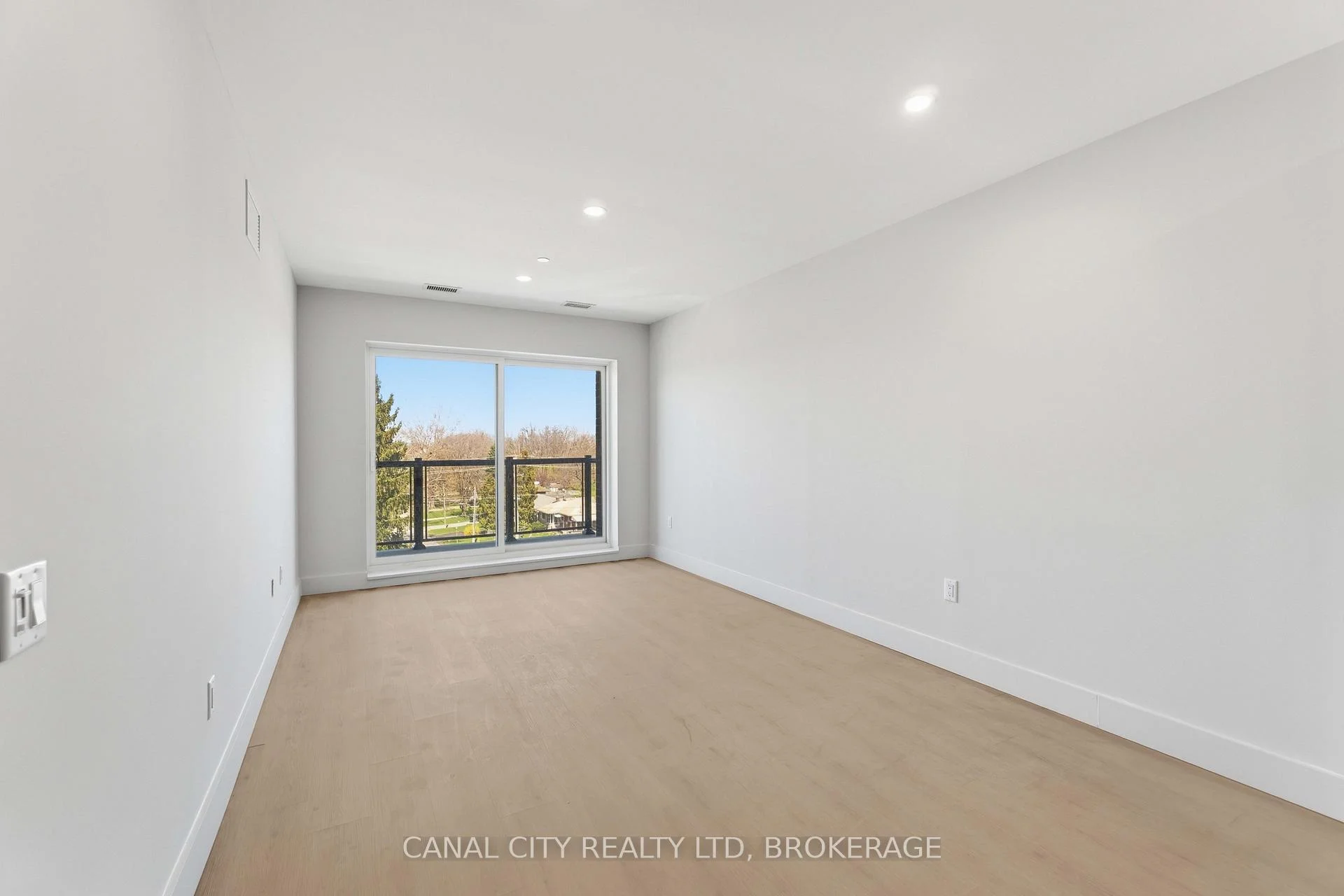 Photo 53 of Unit 407, 8 Hutt Lane, Thorold, Thorold Downtown — HOMEH