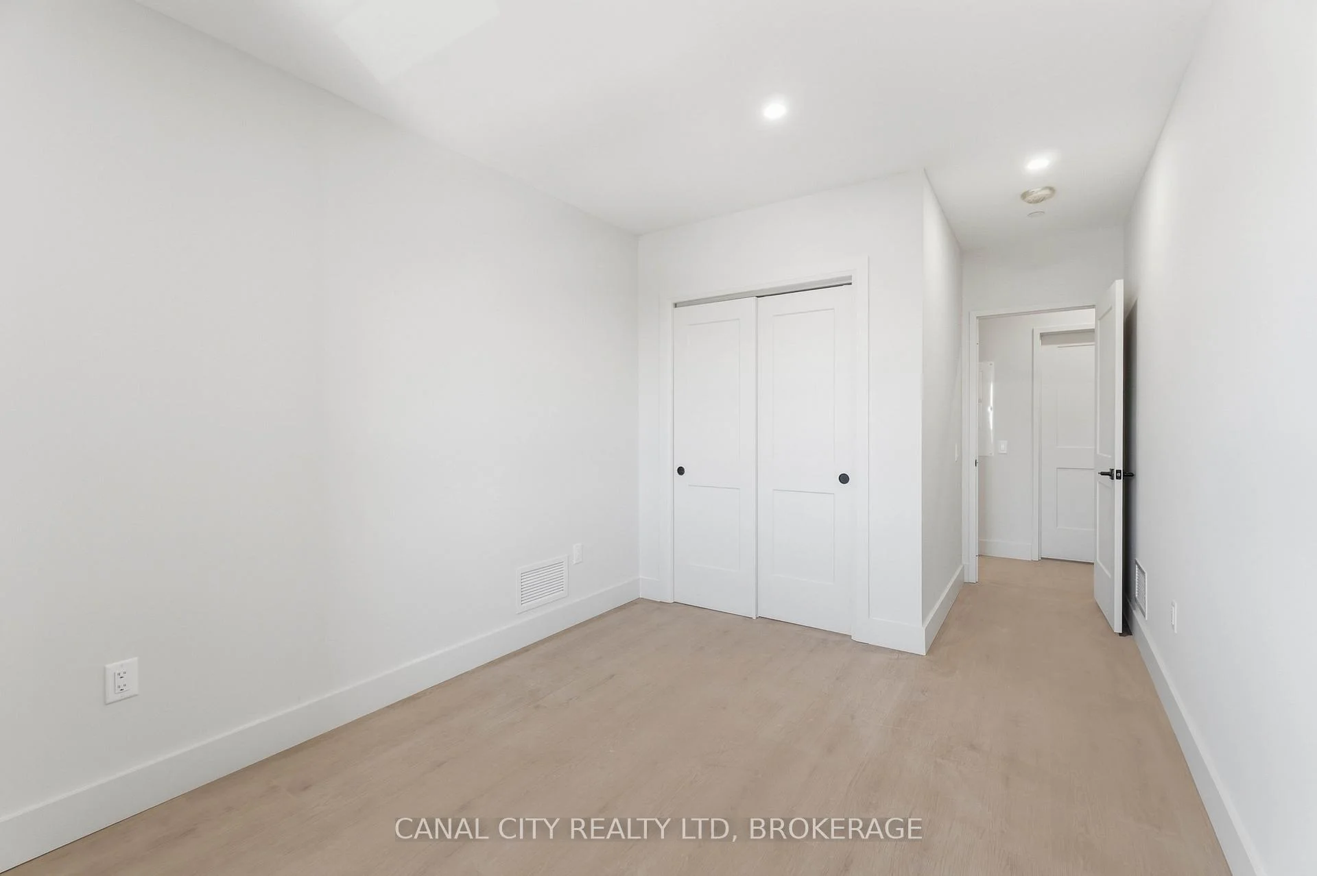 Photo 56 of Unit 407, 8 Hutt Lane, Thorold, Thorold Downtown — HOMEH