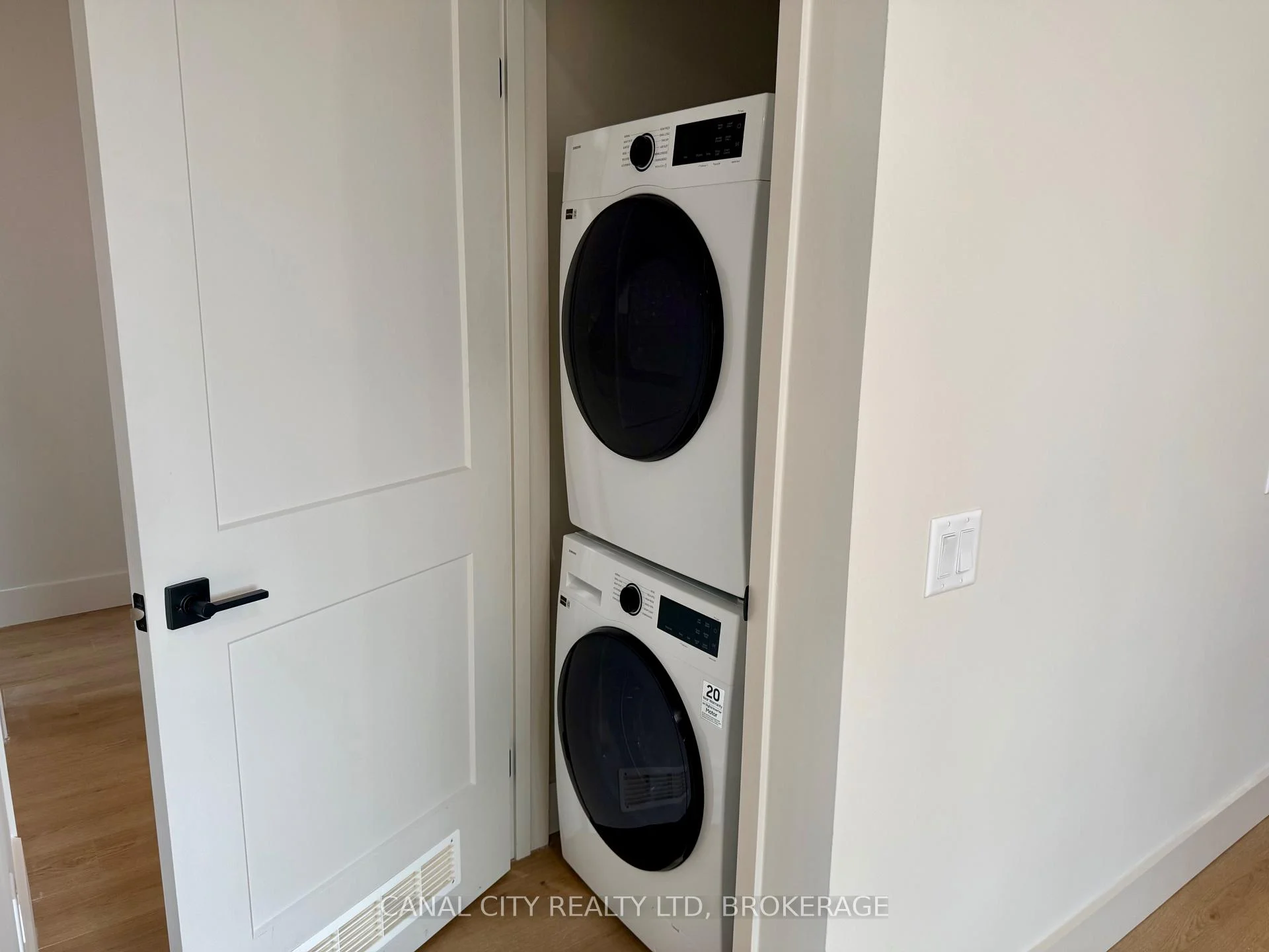 Photo 15 of Unit 407, 8 Hutt Lane, Thorold, Thorold Downtown — HOMEH
