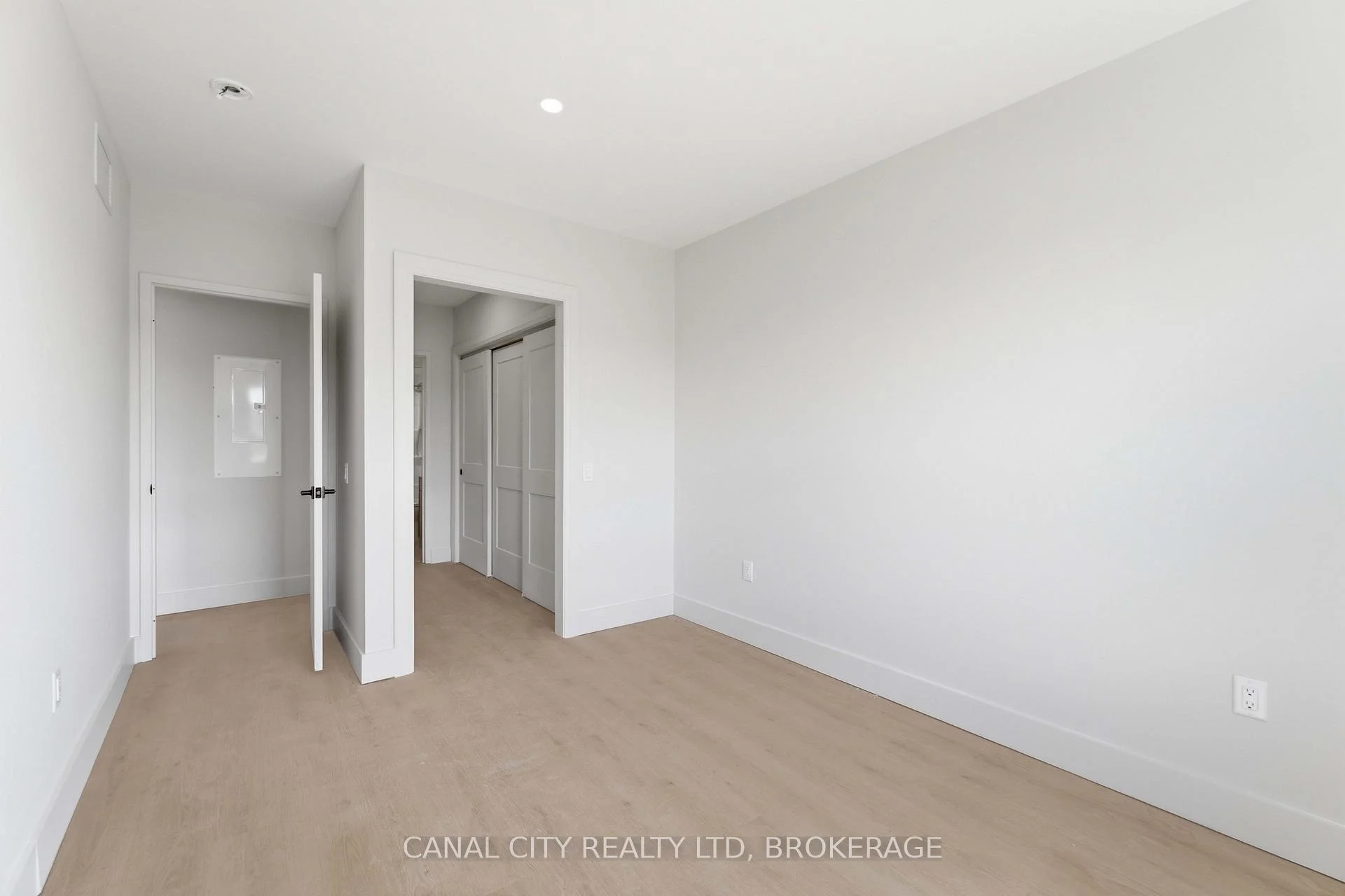 Photo 75 of Unit 407, 8 Hutt Lane, Thorold, Thorold Downtown — HOMEH