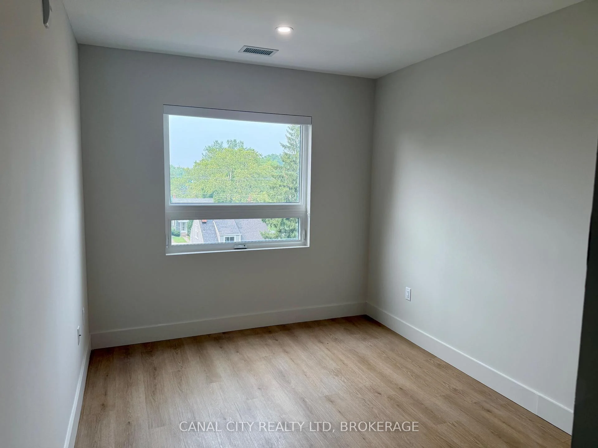 Photo 16 of Unit 407, 8 Hutt Lane, Thorold, Thorold Downtown — HOMEH