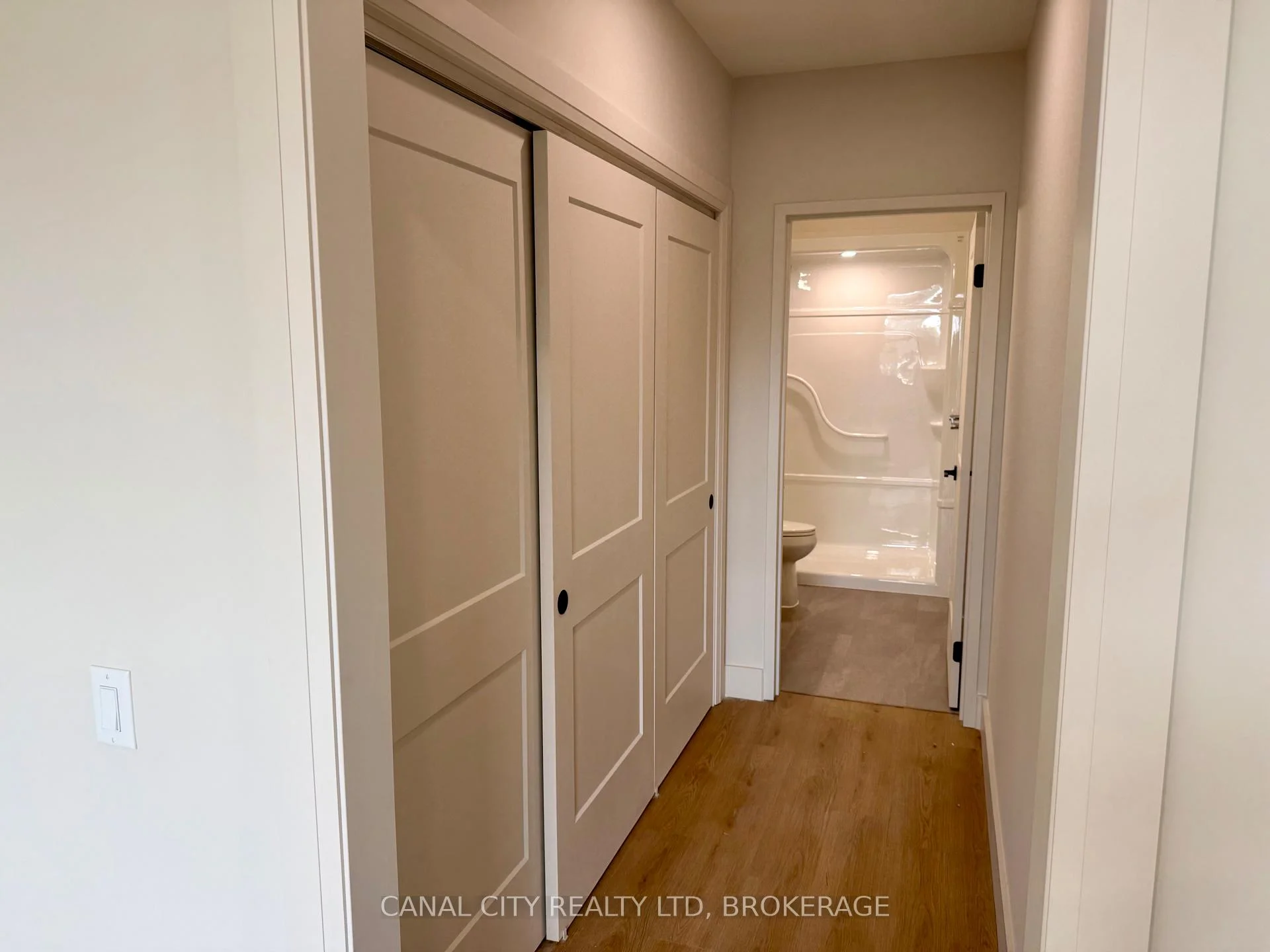 Photo 18 of Unit 407, 8 Hutt Lane, Thorold, Thorold Downtown — HOMEH