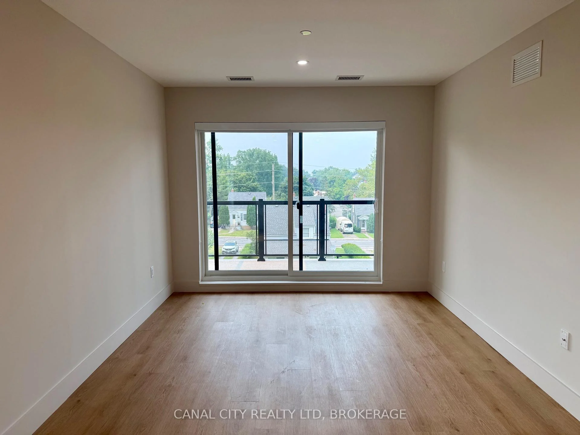 Photo 26 of Unit 407, 8 Hutt Lane, Thorold, Thorold Downtown — HOMEH