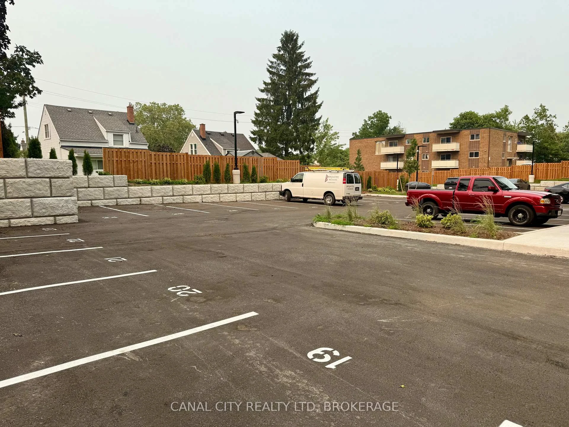 Photo 31 of Unit 407, 8 Hutt Lane, Thorold, Thorold Downtown — HOMEH