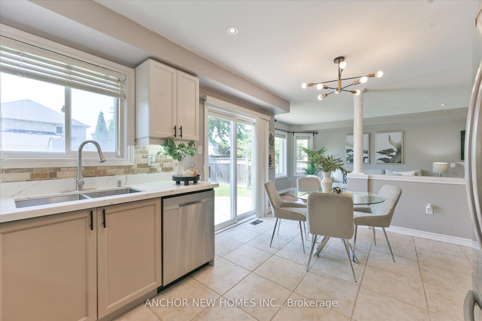Photo 10 of 134 Baycliffe Drive, Whitby, Williamsburg — HOMEH