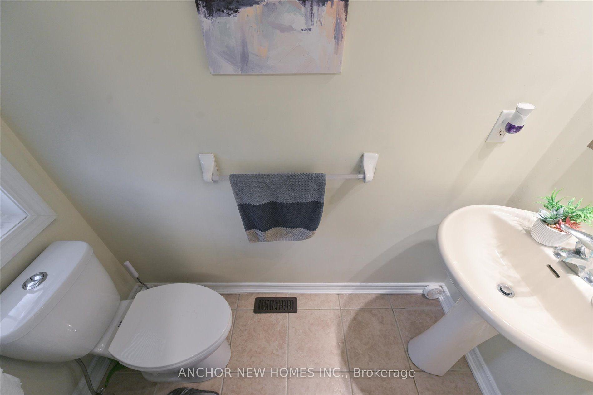 Photo 15 of 134 Baycliffe Drive, Whitby, Williamsburg — HOMEH