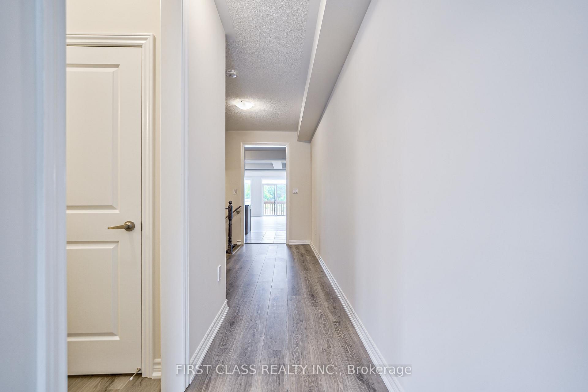 Photo 6 of 61 Kenneth Rogers Crescent, East Gwillimbury, Queensville — HOMEH