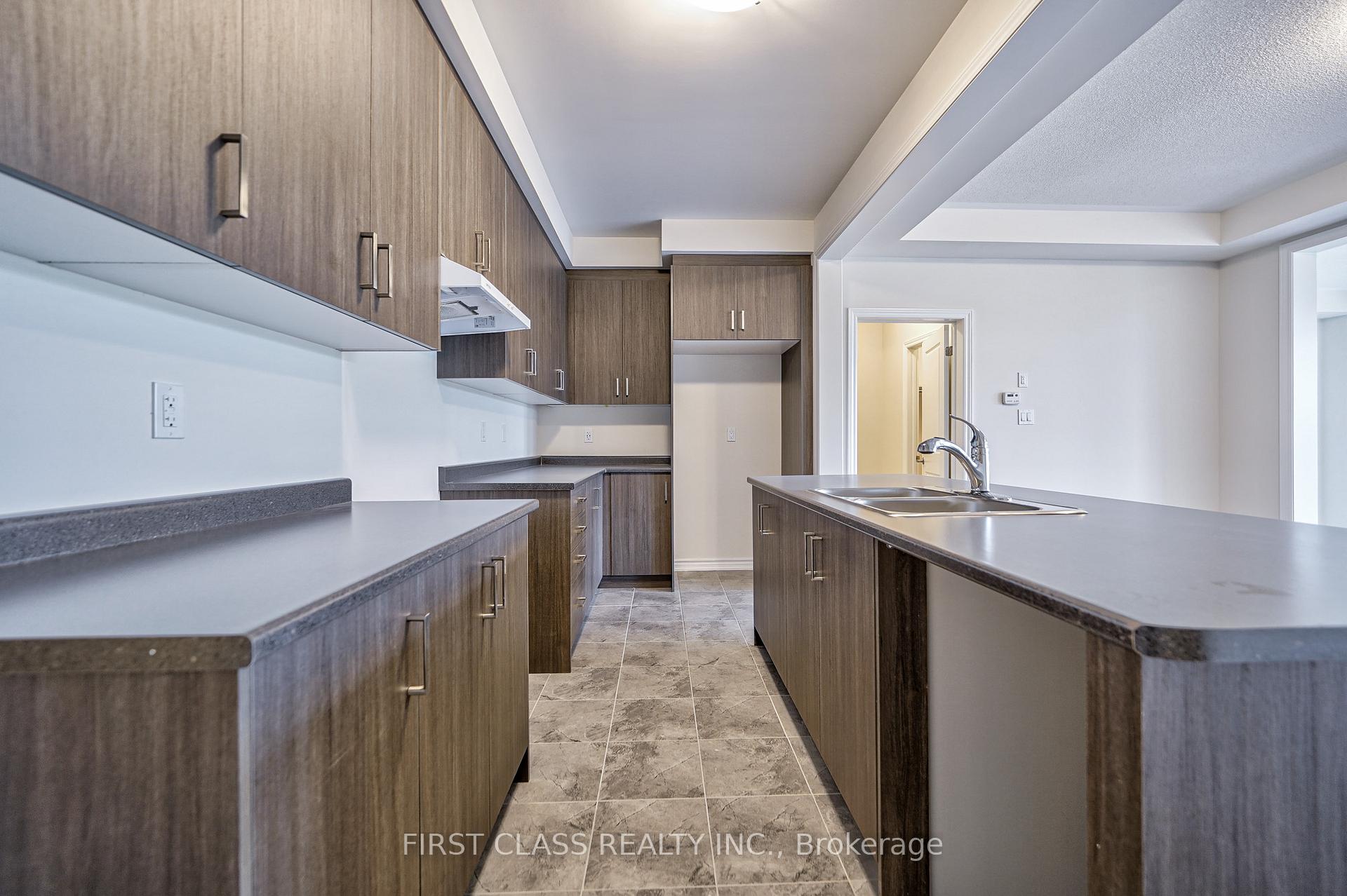 Photo 11 of 61 Kenneth Rogers Crescent, East Gwillimbury, Queensville — HOMEH