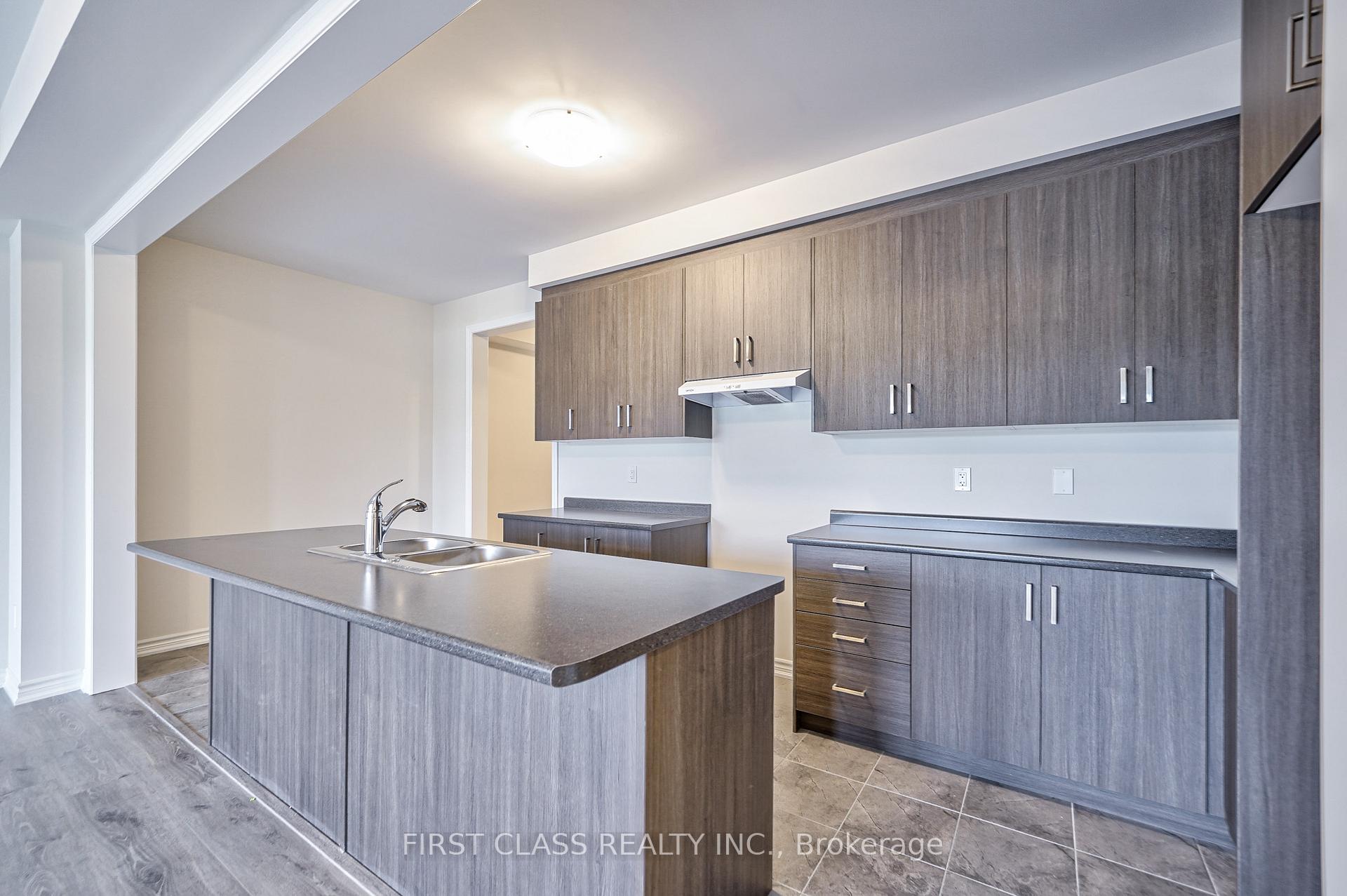 Photo 13 of 61 Kenneth Rogers Crescent, East Gwillimbury, Queensville — HOMEH