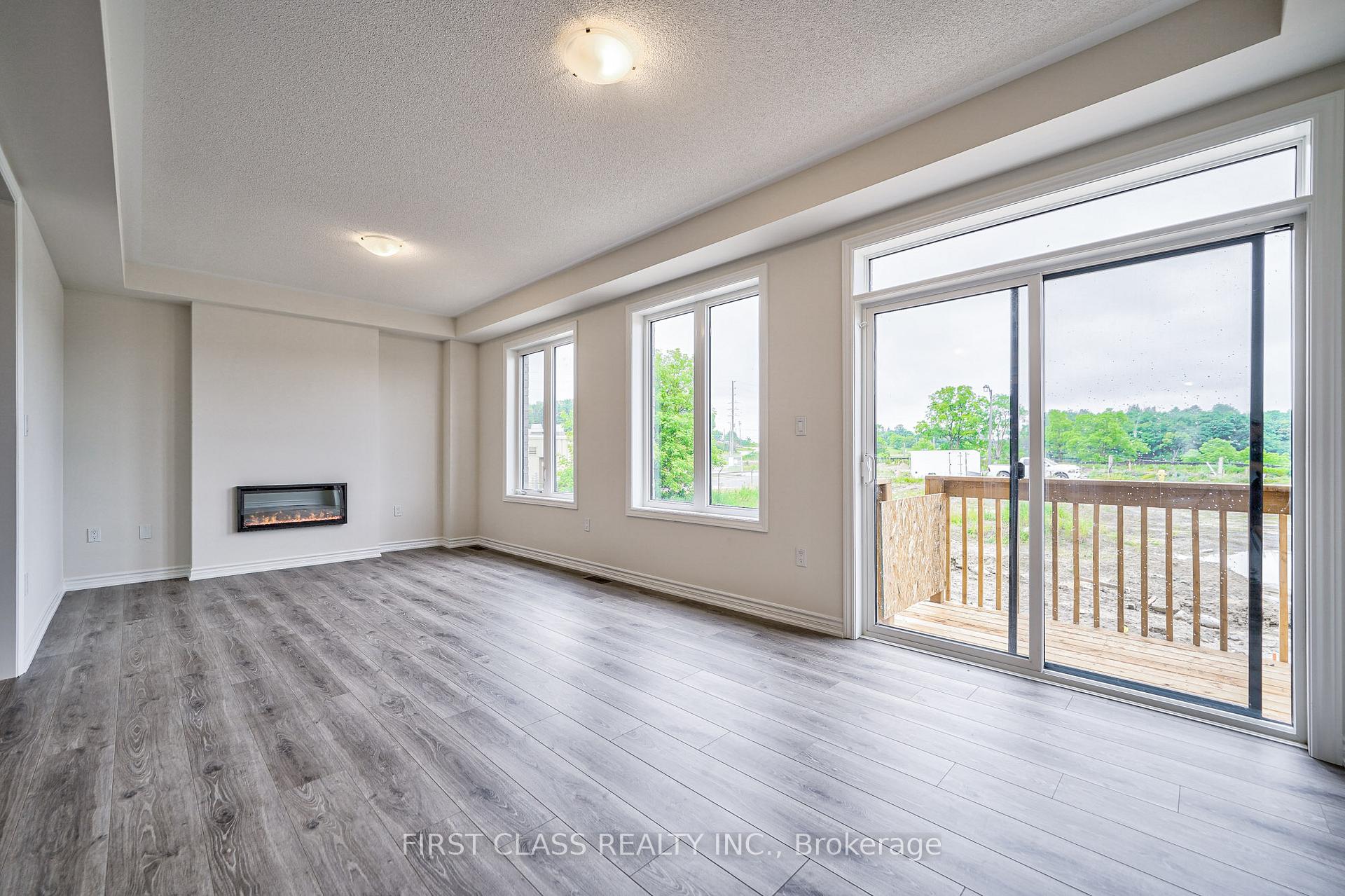 Photo 15 of 61 Kenneth Rogers Crescent, East Gwillimbury, Queensville — HOMEH