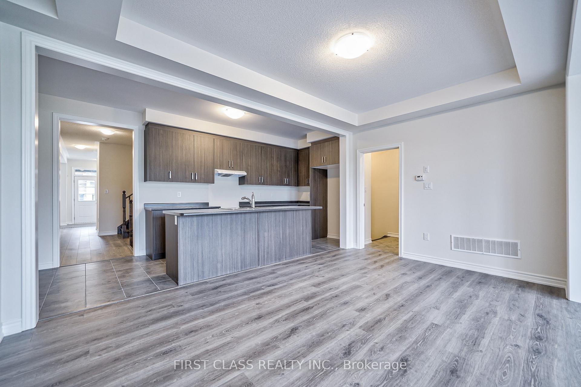 Photo 16 of 61 Kenneth Rogers Crescent, East Gwillimbury, Queensville — HOMEH