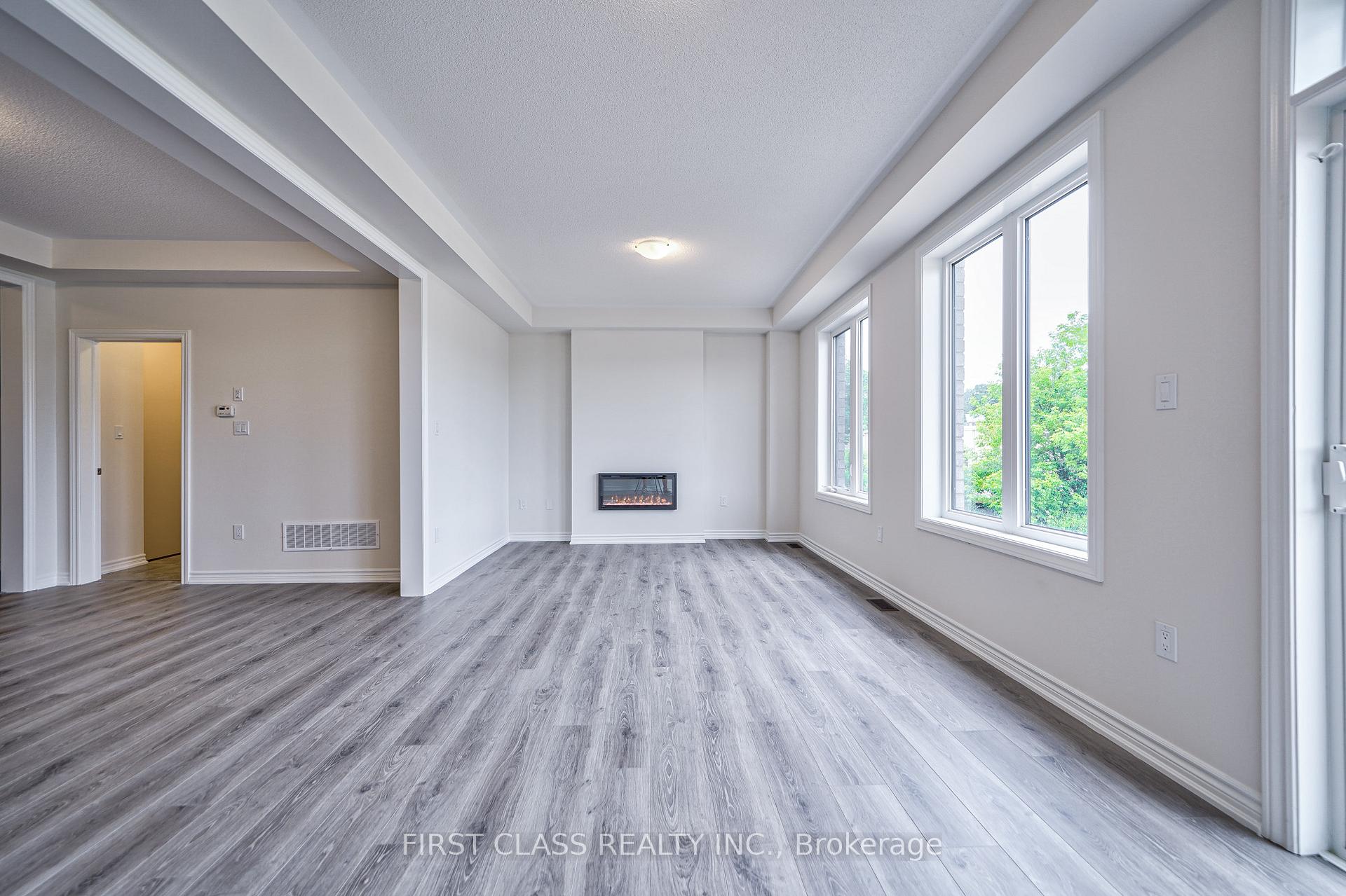 Photo 18 of 61 Kenneth Rogers Crescent, East Gwillimbury, Queensville — HOMEH