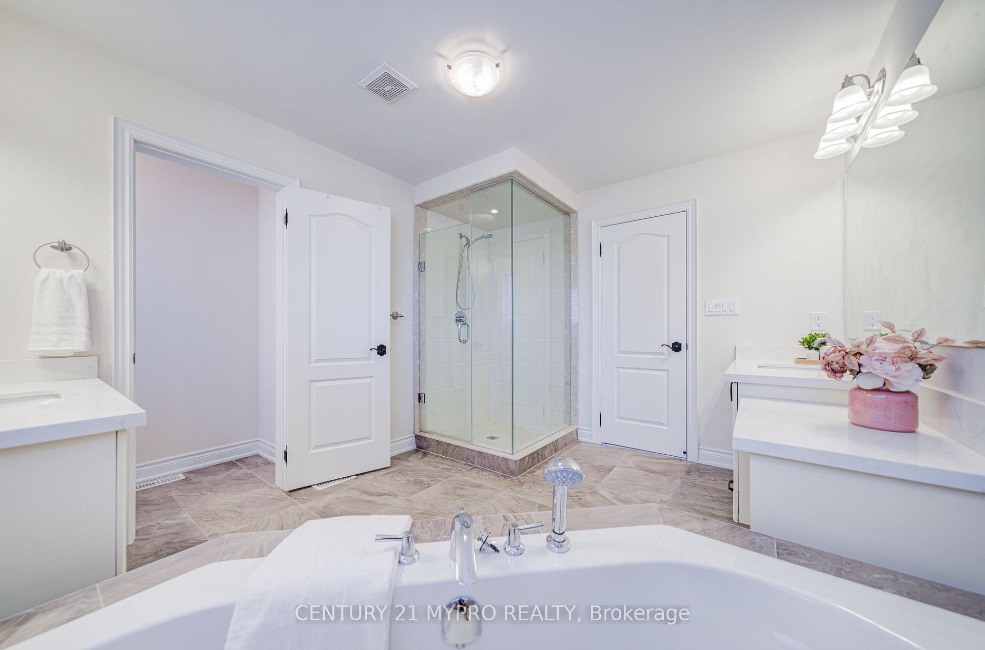 Photo 40 of 6 Tralee Court, Markham, Devil's Elbow — HOMEH