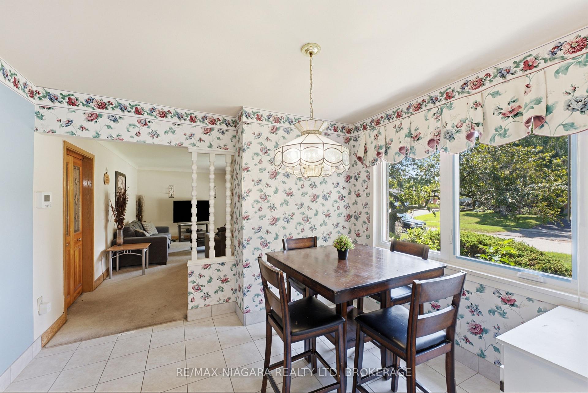 Photo 11 of 6479 Brock Street, Niagara Falls, Stamford — HOMEH