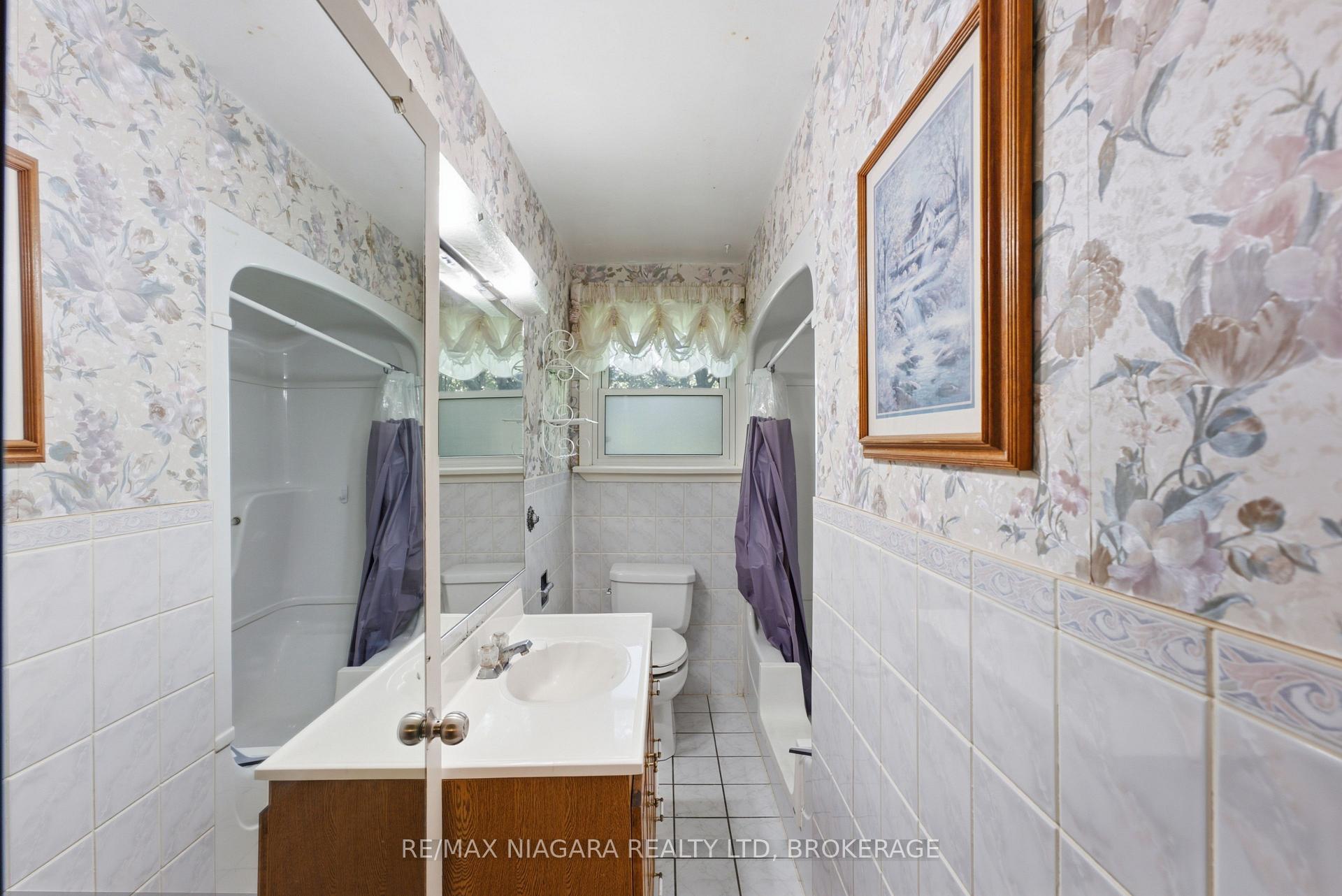 Photo 14 of 6479 Brock Street, Niagara Falls, Stamford — HOMEH