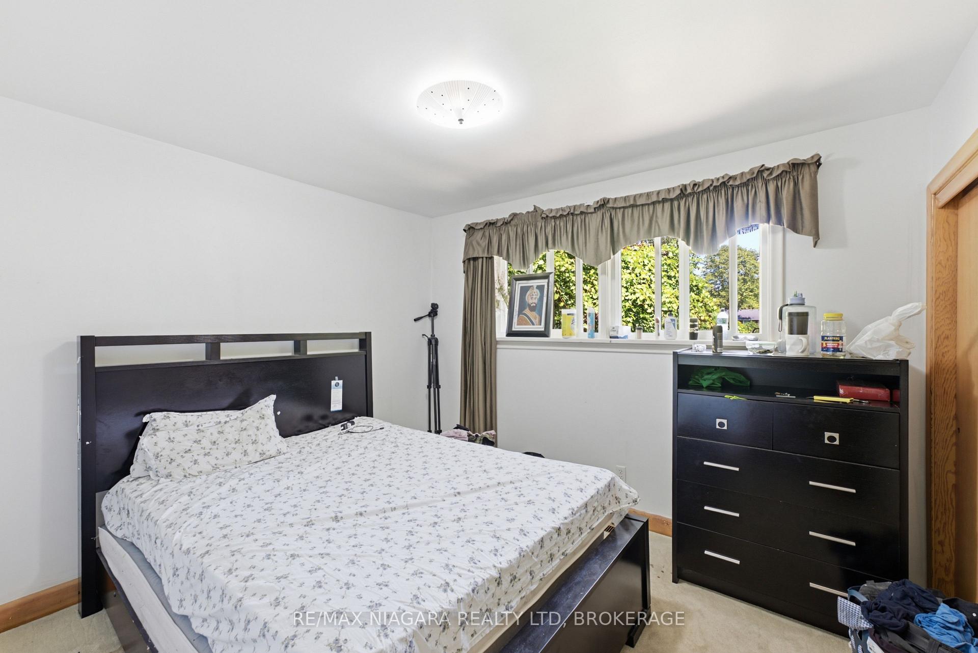 Photo 16 of 6479 Brock Street, Niagara Falls, Stamford — HOMEH
