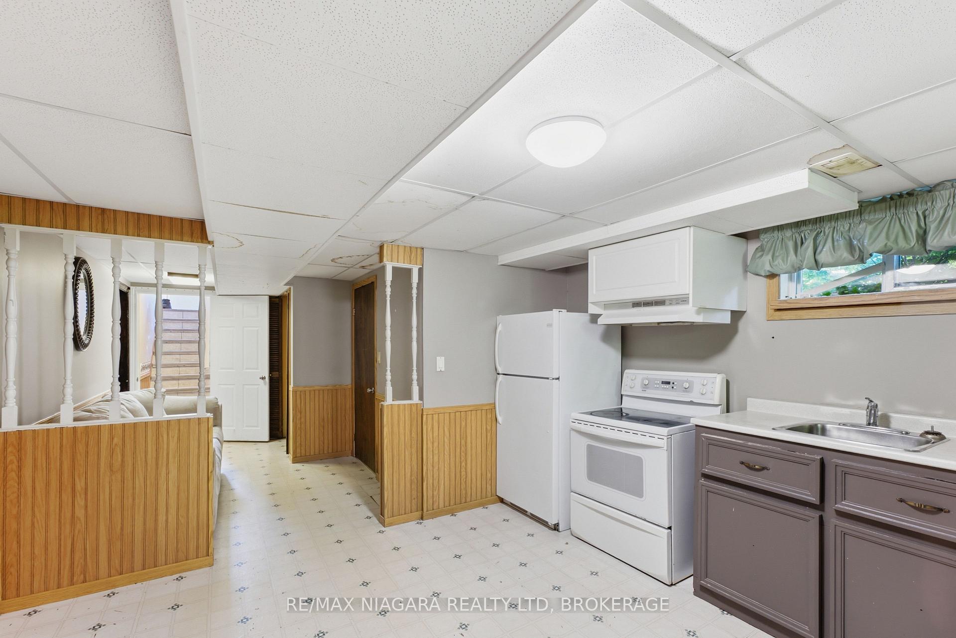 Photo 21 of 6479 Brock Street, Niagara Falls, Stamford — HOMEH