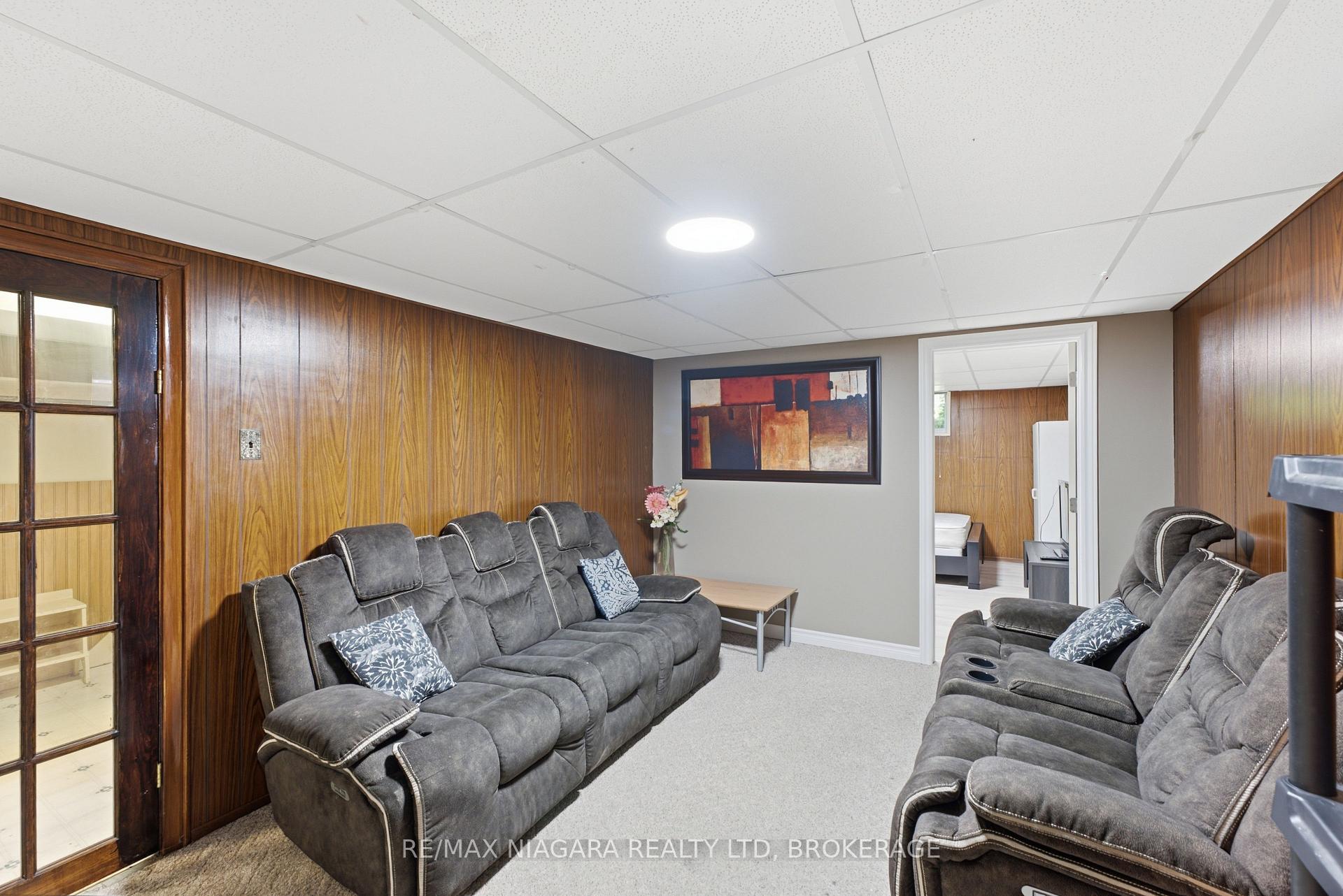 Photo 24 of 6479 Brock Street, Niagara Falls, Stamford — HOMEH