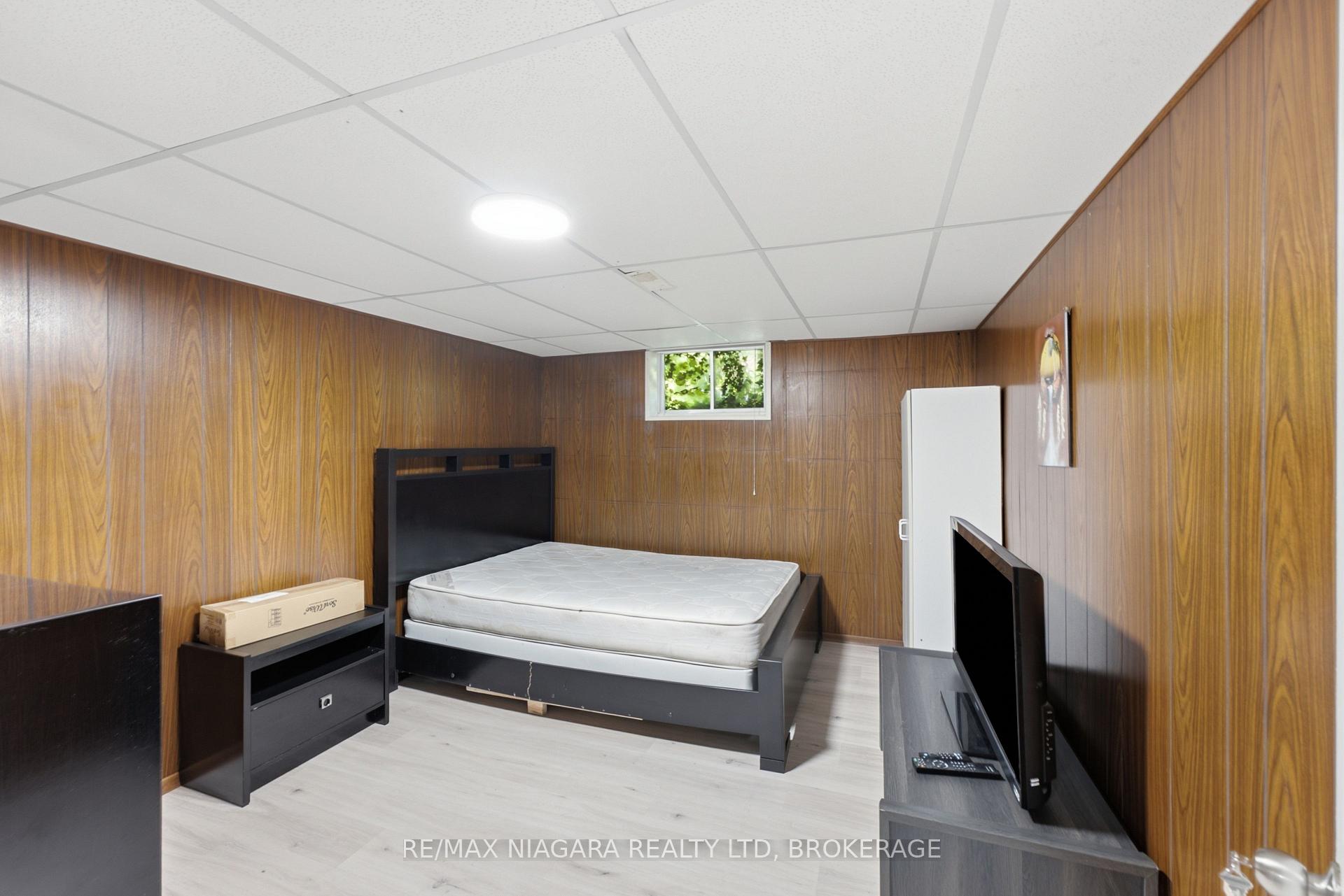 Photo 25 of 6479 Brock Street, Niagara Falls, Stamford — HOMEH