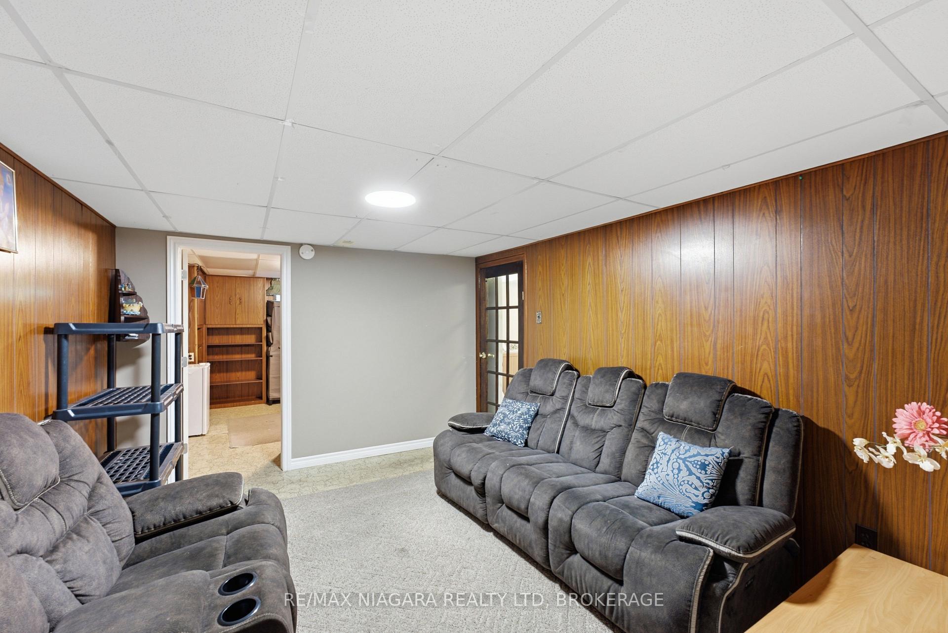Photo 26 of 6479 Brock Street, Niagara Falls, Stamford — HOMEH
