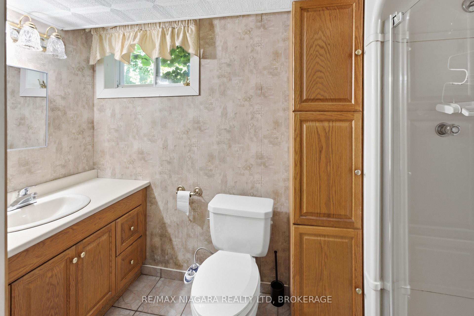 Photo 28 of 6479 Brock Street, Niagara Falls, Stamford — HOMEH