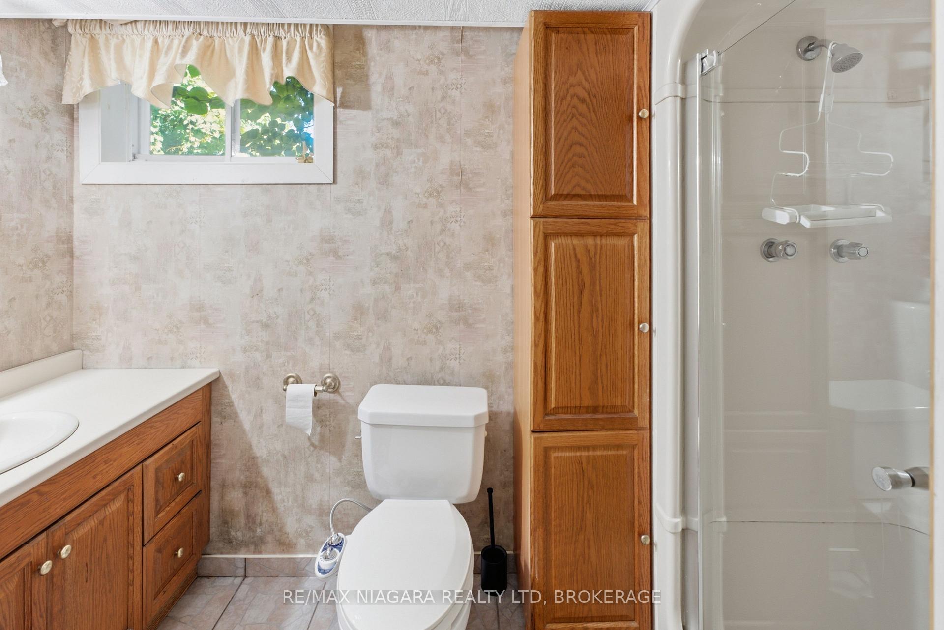 Photo 29 of 6479 Brock Street, Niagara Falls, Stamford — HOMEH