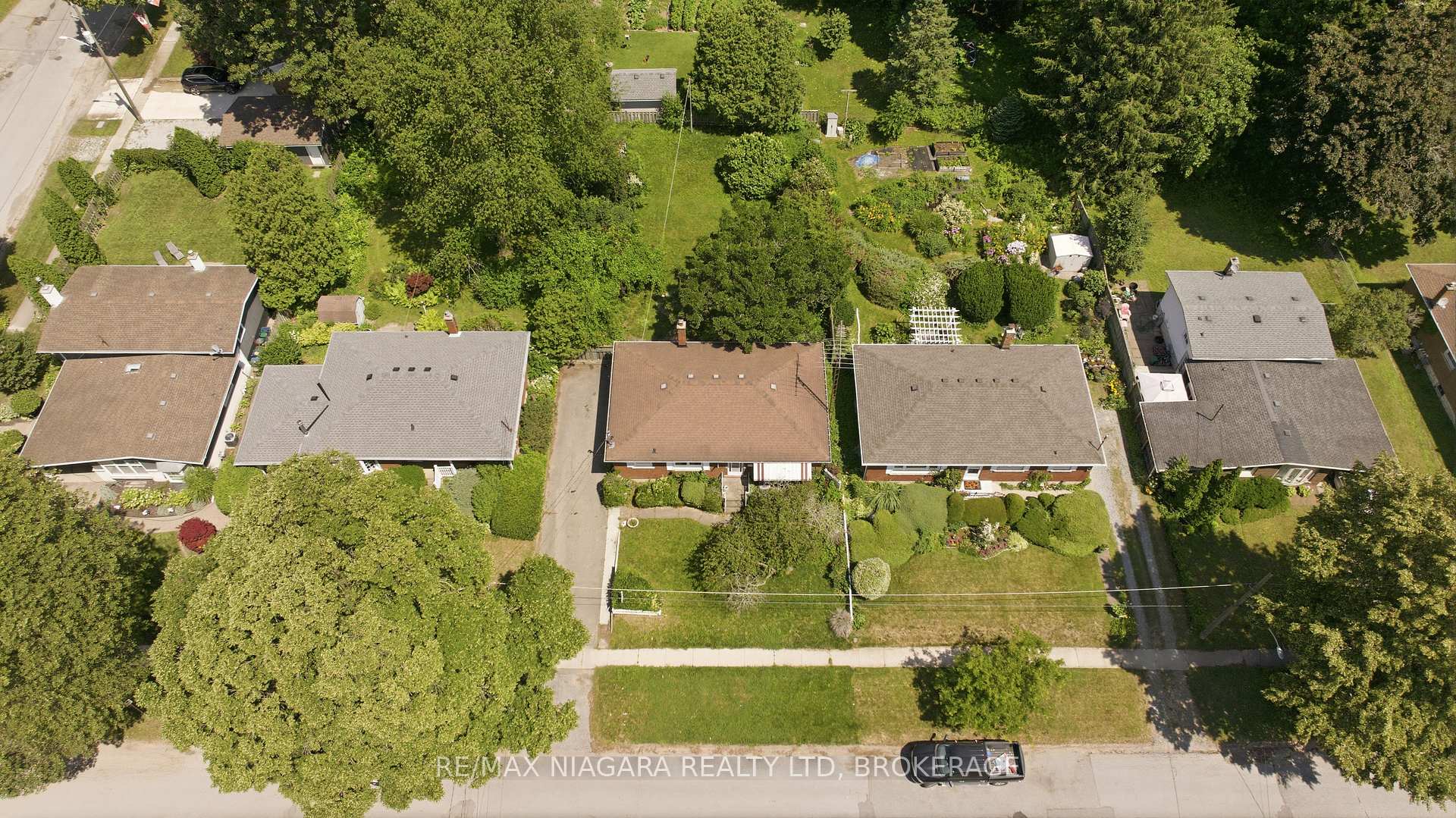 Photo 31 of 6479 Brock Street, Niagara Falls, Stamford — HOMEH
