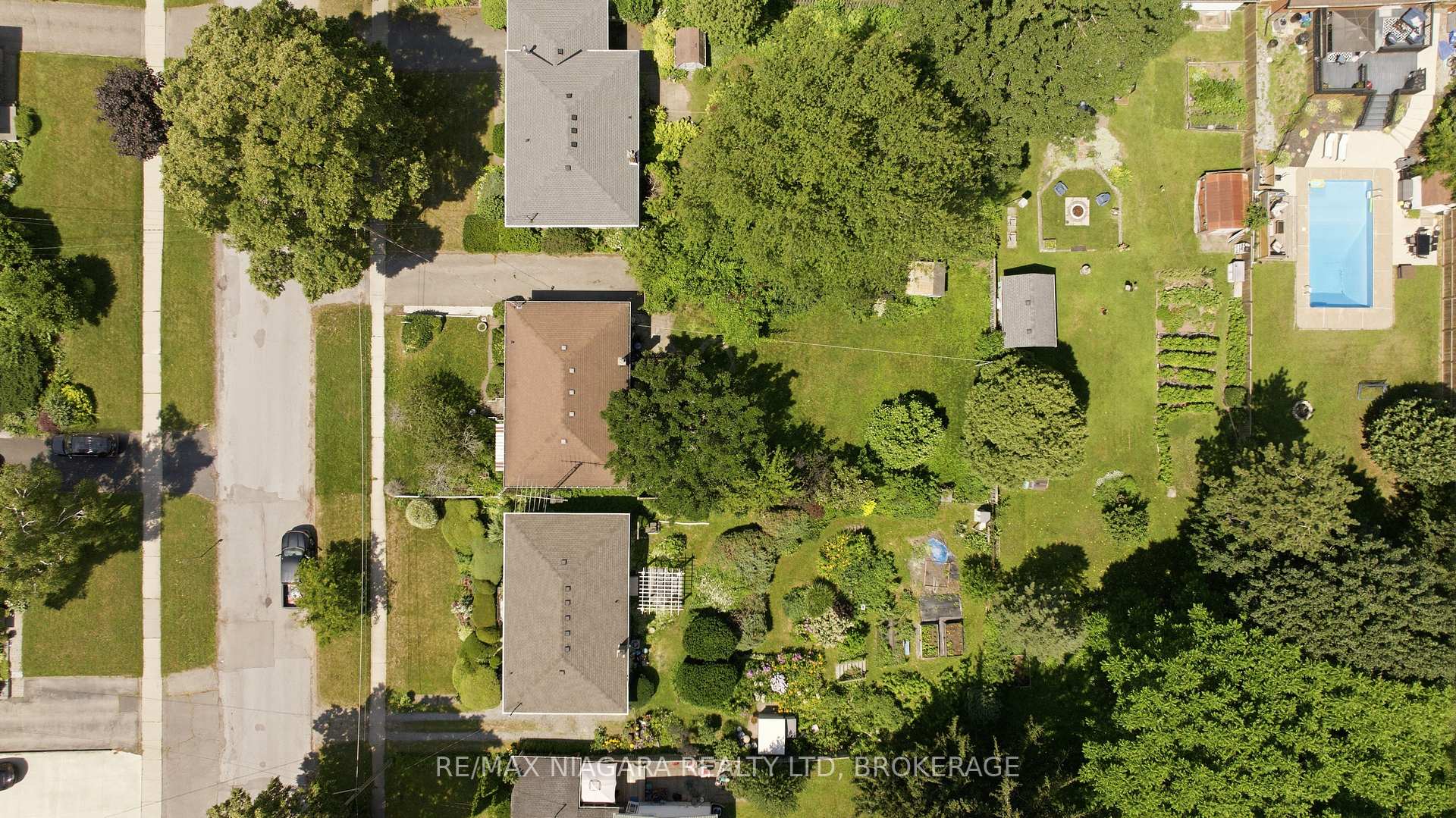 Photo 32 of 6479 Brock Street, Niagara Falls, Stamford — HOMEH