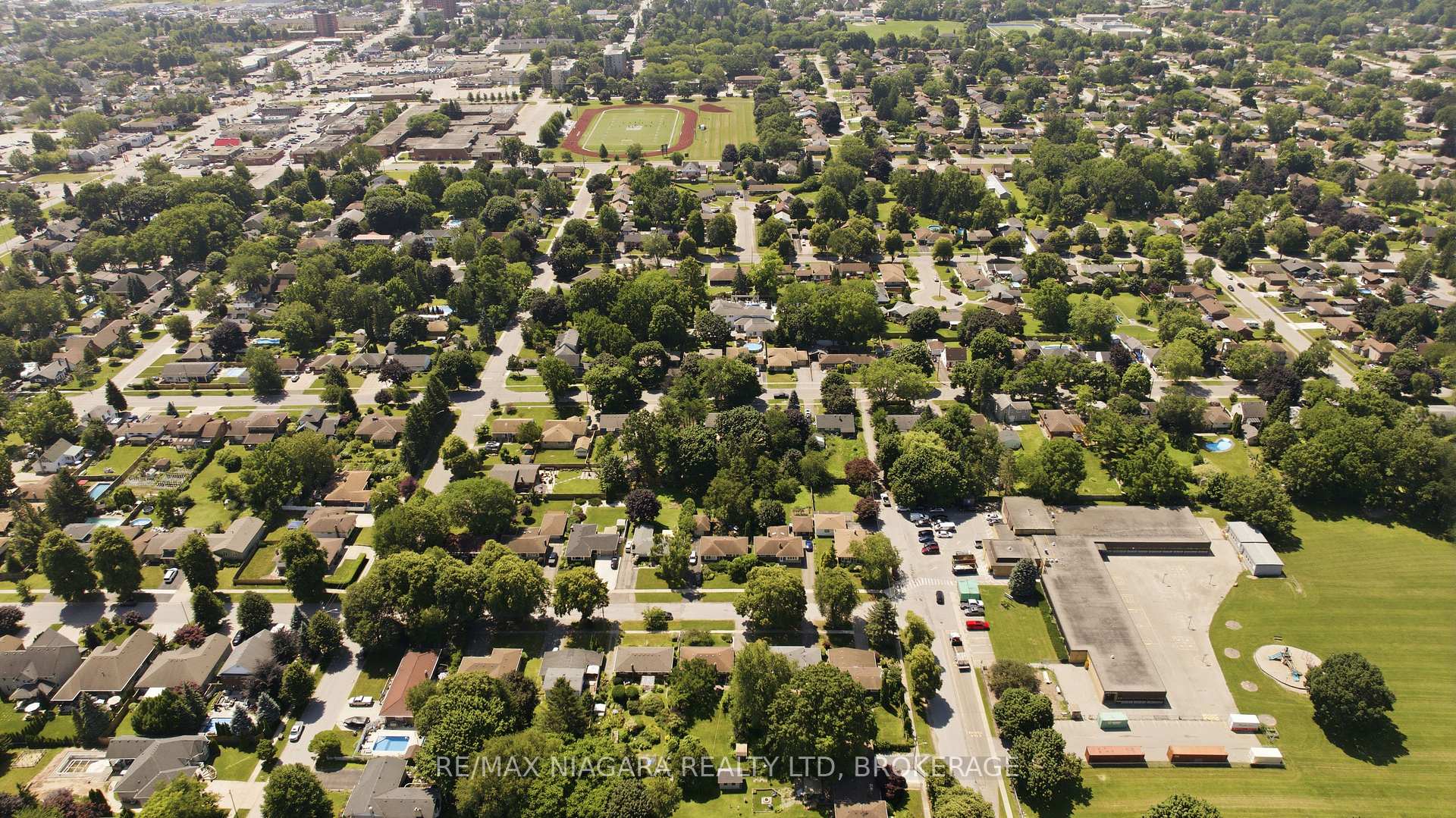 Photo 38 of 6479 Brock Street, Niagara Falls, Stamford — HOMEH