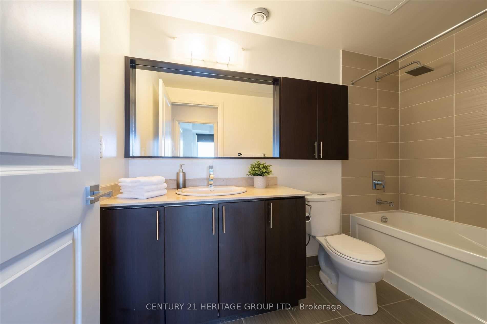 Photo 14 of Unit 1530, 7161 Yonge Street, Markham, Thornhill — HOMEH