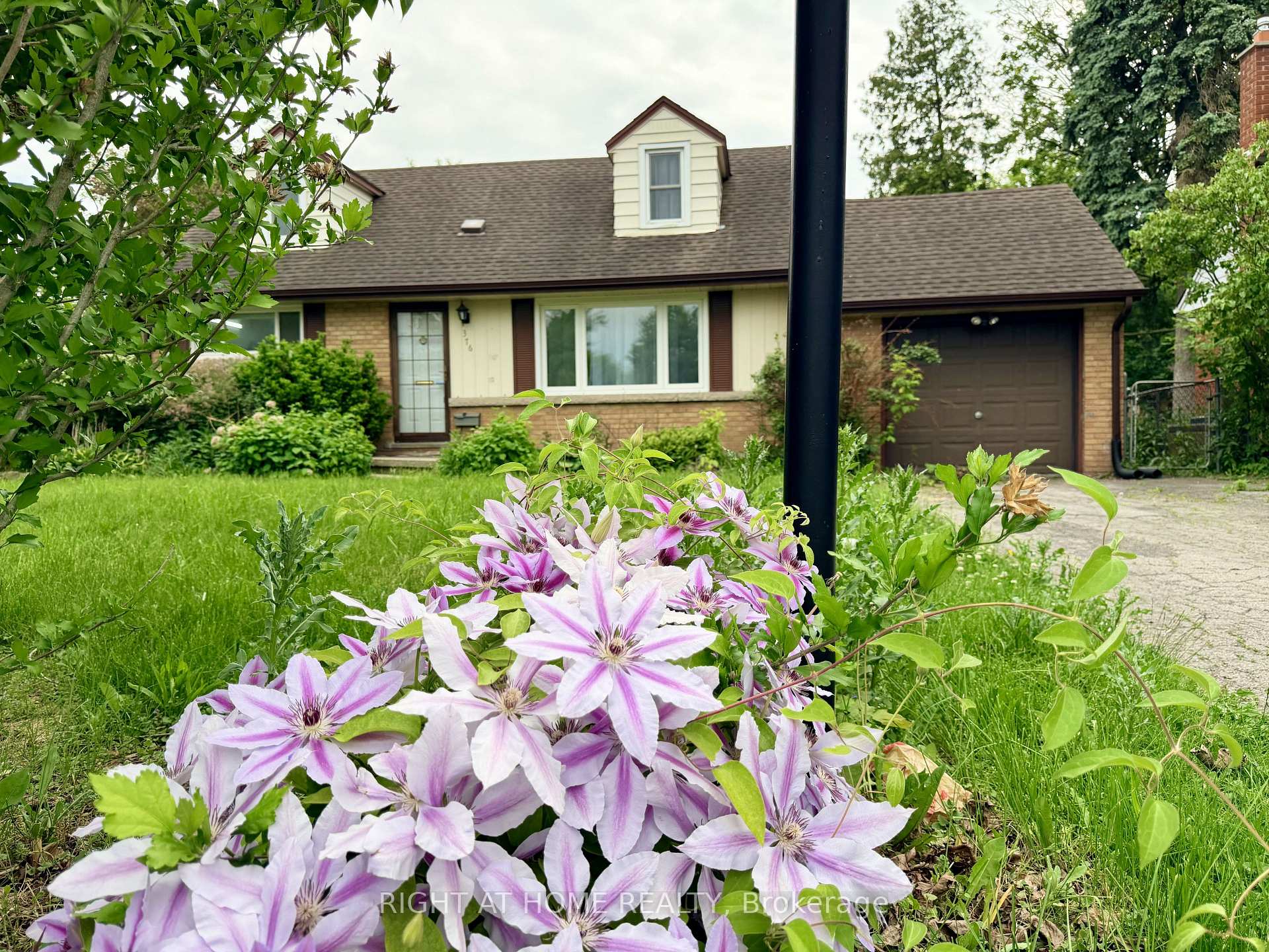 Photo 1 of 376 Ridgewood Crescent, London, South D — HOMEH