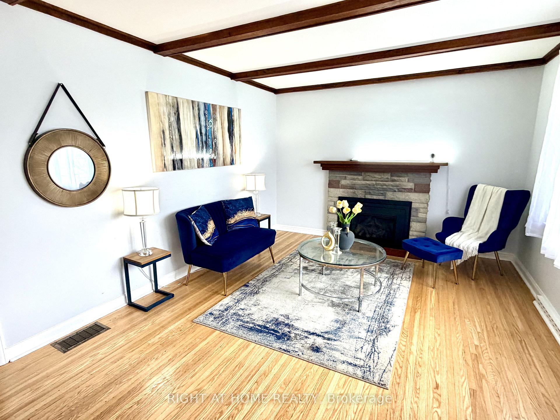 Photo 8 of 376 Ridgewood Crescent, London, South D — HOMEH