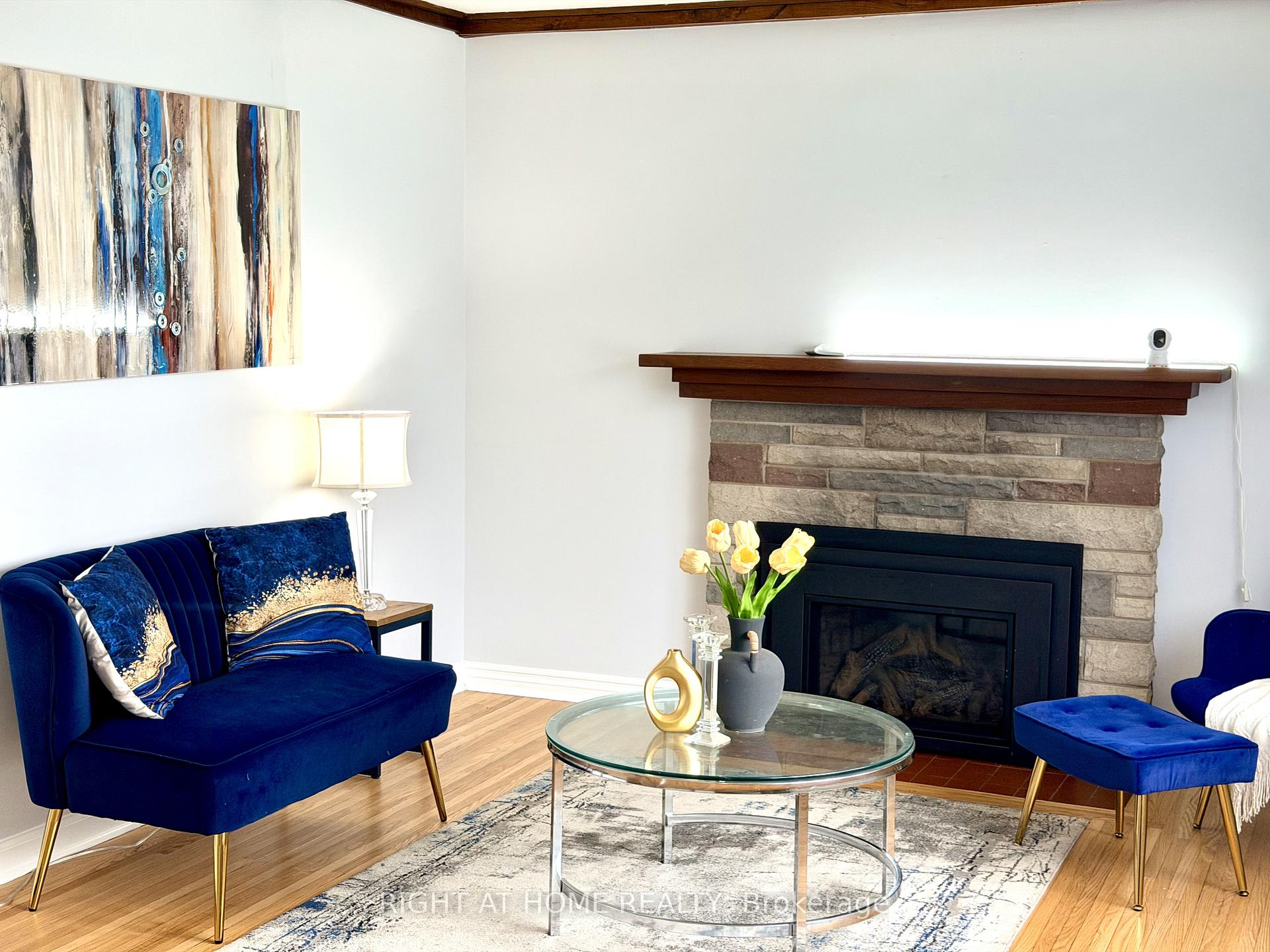 Photo 9 of 376 Ridgewood Crescent, London, South D — HOMEH