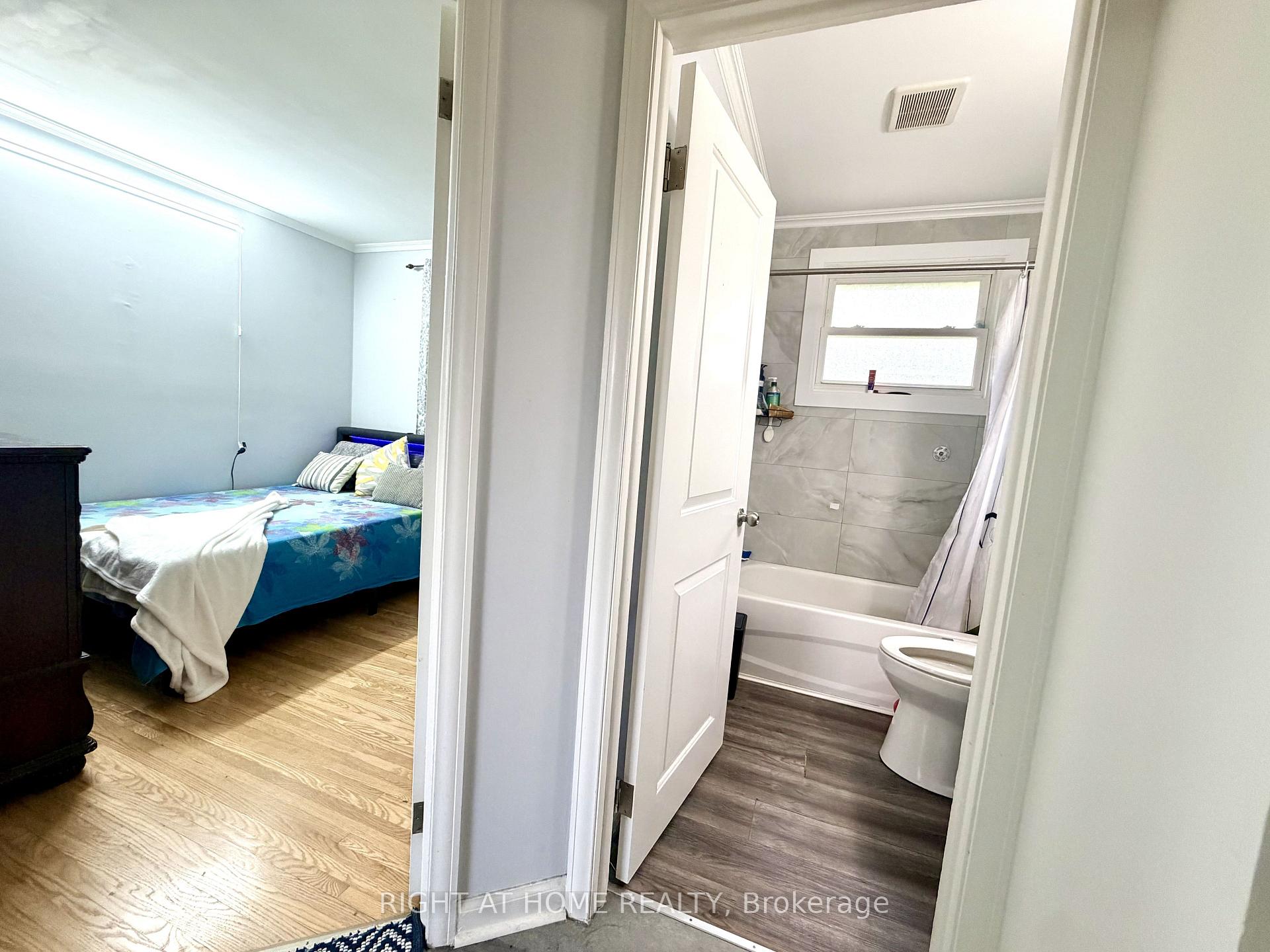 Photo 18 of 376 Ridgewood Crescent, London, South D — HOMEH