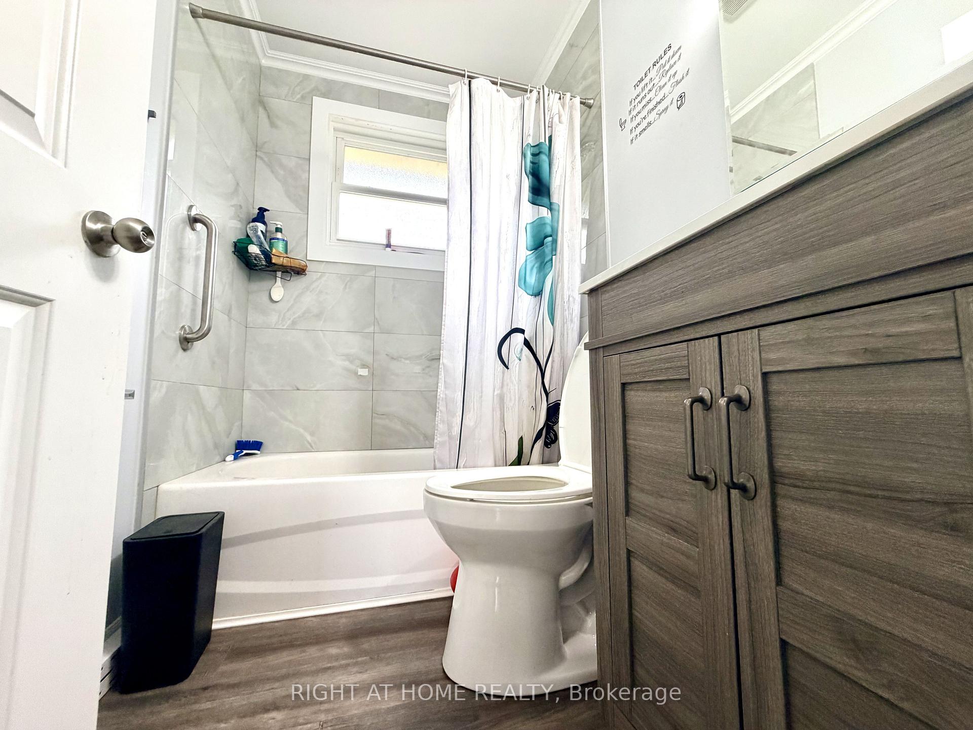 Photo 21 of 376 Ridgewood Crescent, London, South D — HOMEH