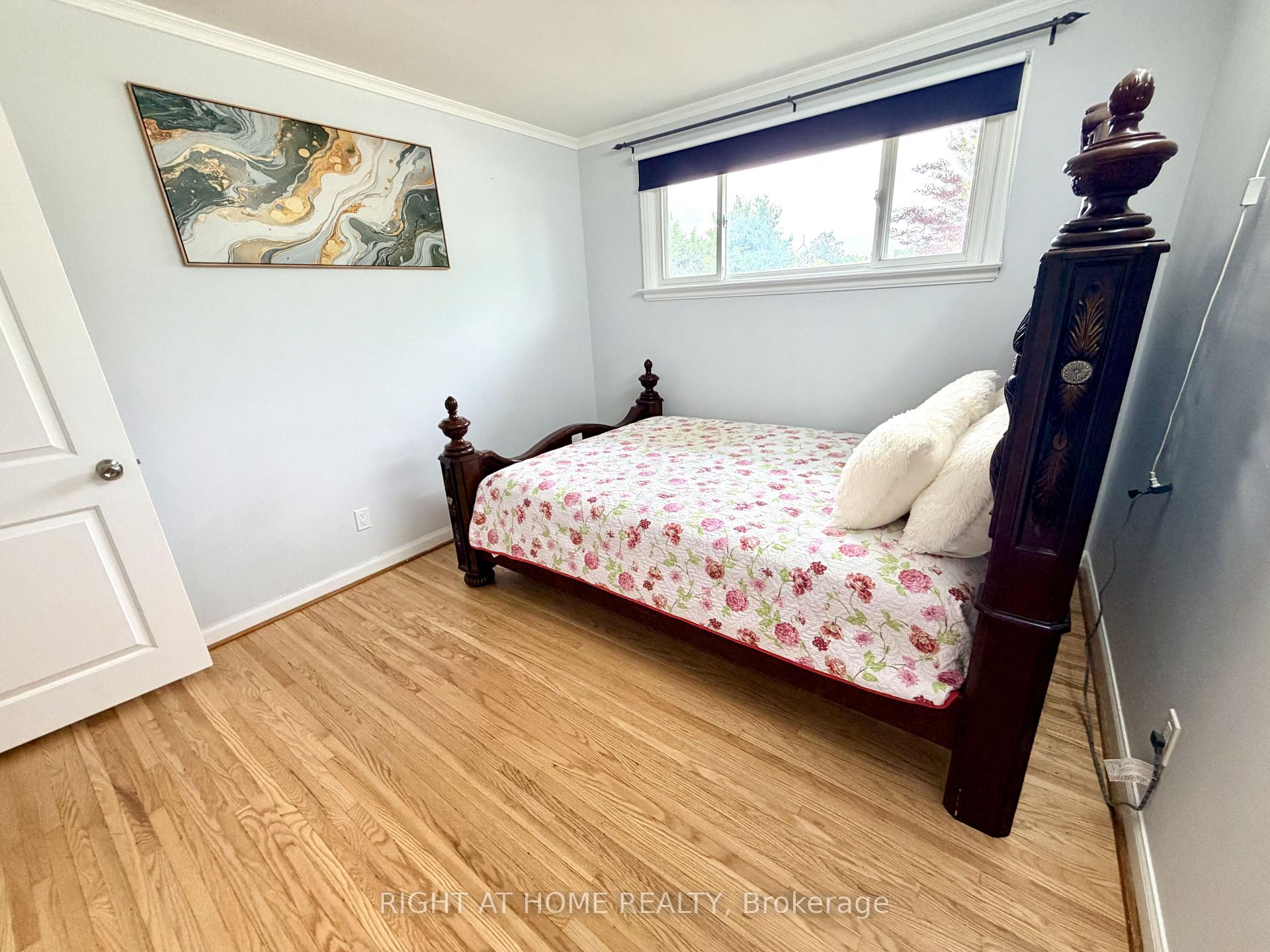 Photo 28 of 376 Ridgewood Crescent, London, South D — HOMEH
