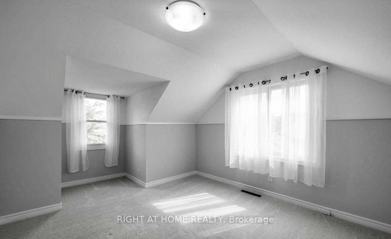 Photo 33 of 376 Ridgewood Crescent, London, South D — HOMEH