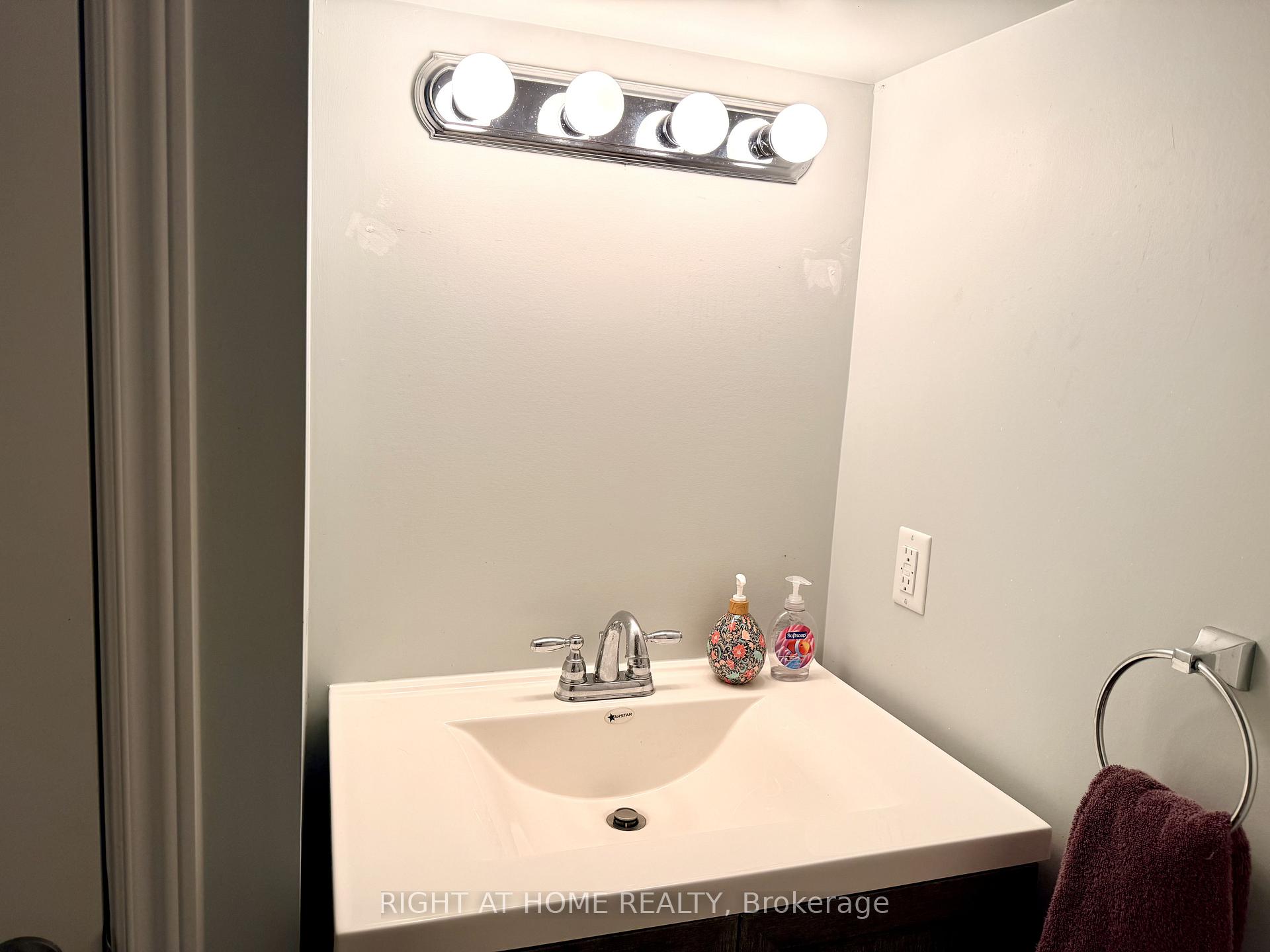 Photo 40 of 376 Ridgewood Crescent, London, South D — HOMEH